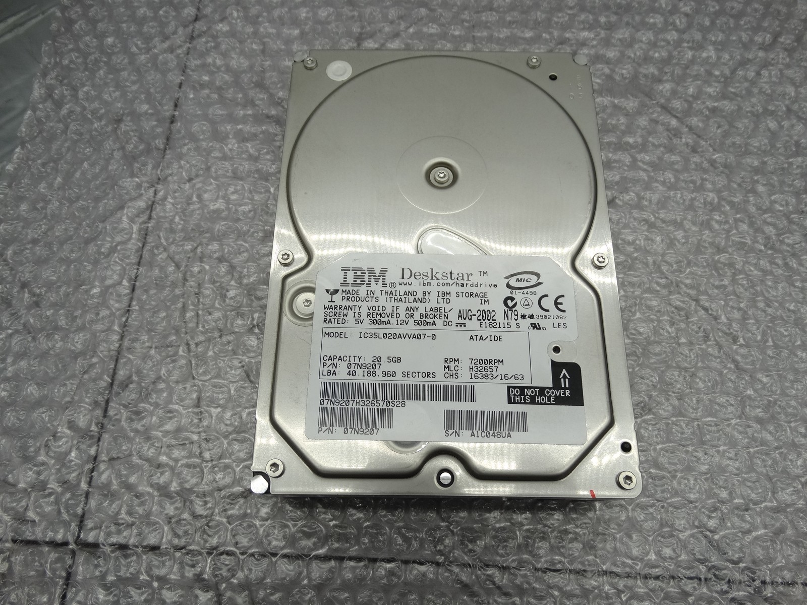 HITACHI 20GB 7.2K RPM Cache 2MB ATA-100 3.5in 07N9207 IC35L020AVVA07