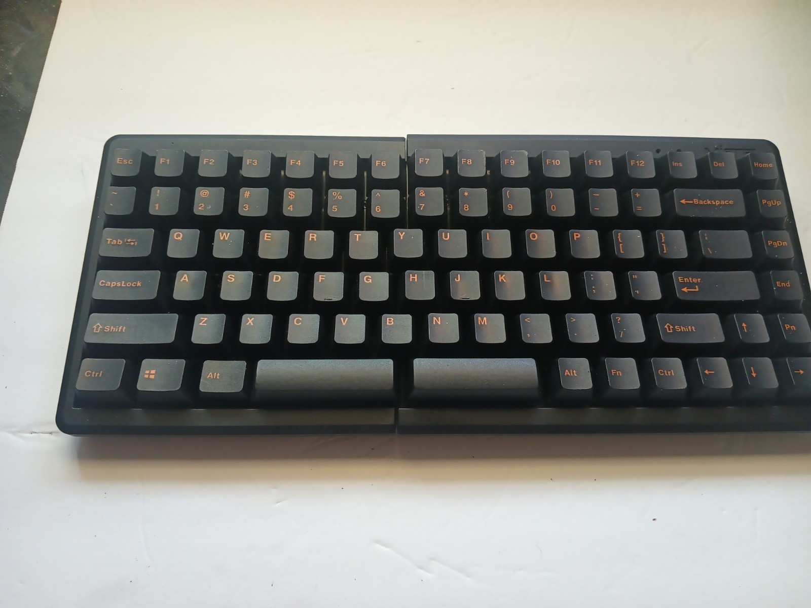 Mistel BAROCCO MD770 RGB Wireless Split Mechanical Keyboard Brown Switches