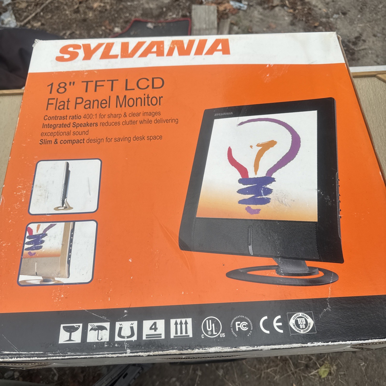Sylvania CL872b 18 in Active Matrix TFT LCD Flat Panel Computer Monitor VGA RCA