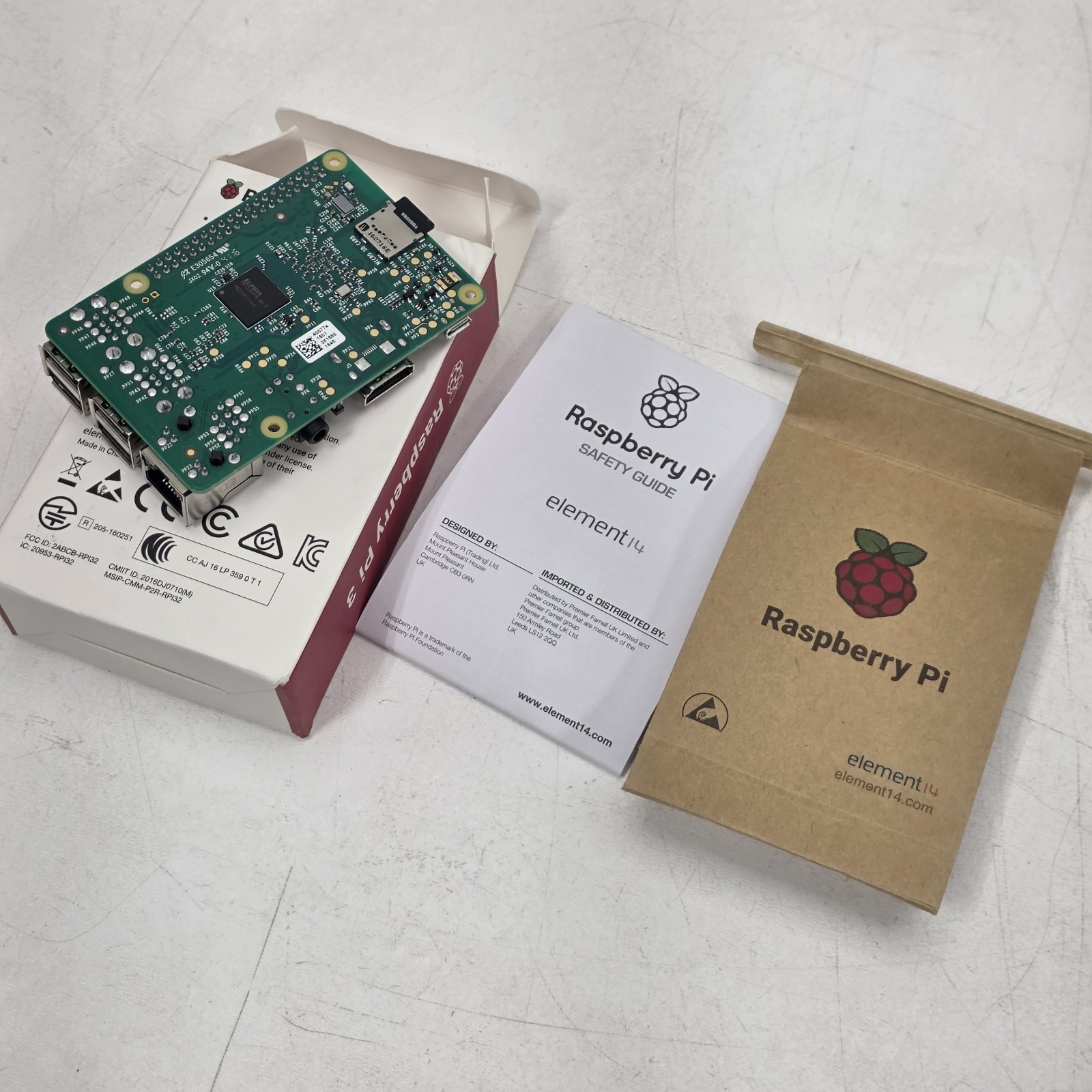 Raspberry Pi 3 Model B WIFI & Bluetooth.