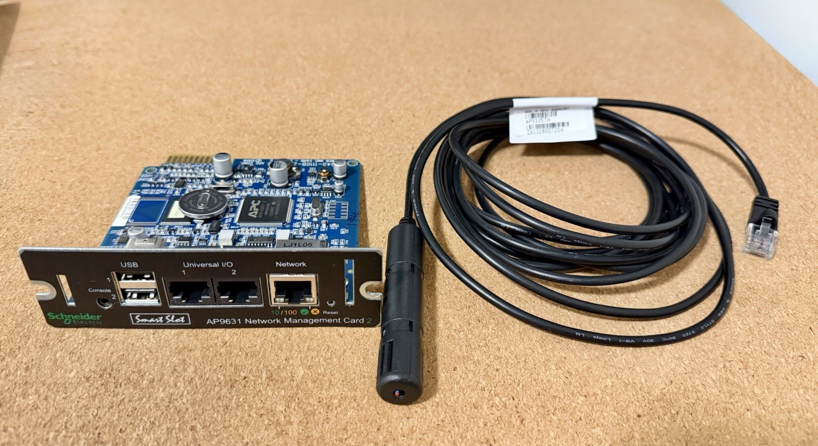 APC AP9631 UPS Network Management Card 2 with AP9335TH Sensor