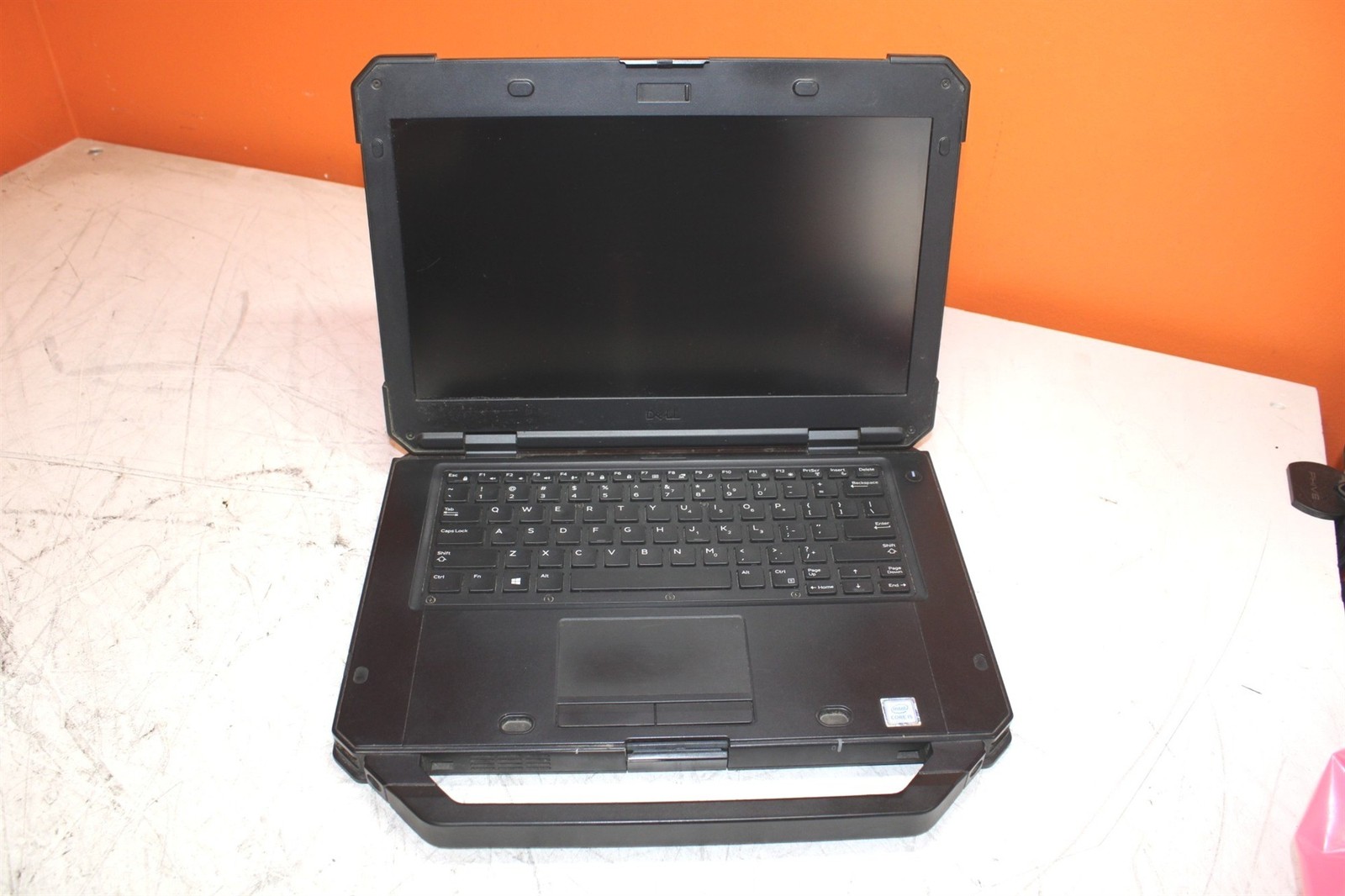Scratched LCD Dell Latitude 5420 Rugged Intel i5-8350U 1.7GHz 8GB 0HD No Caddy