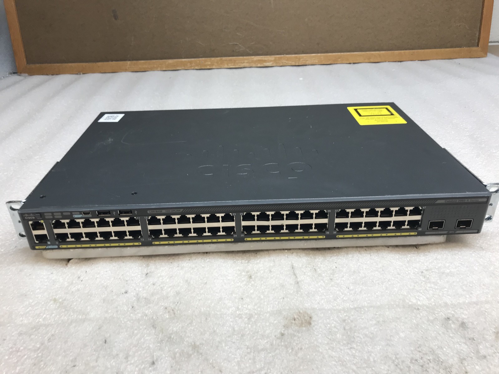 Cisco Catalyst 2960-X WS-C2960X-48TD-L V04 48-Port Stackable Network Switch
