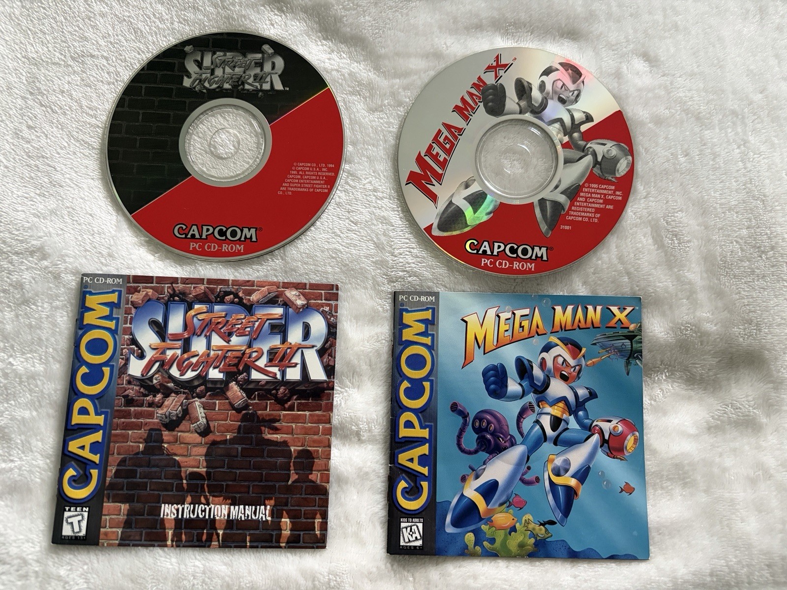 Capcom PC CD-Rom Computer Game Lot Mega Man X & Super SF II Manual & Discs Only