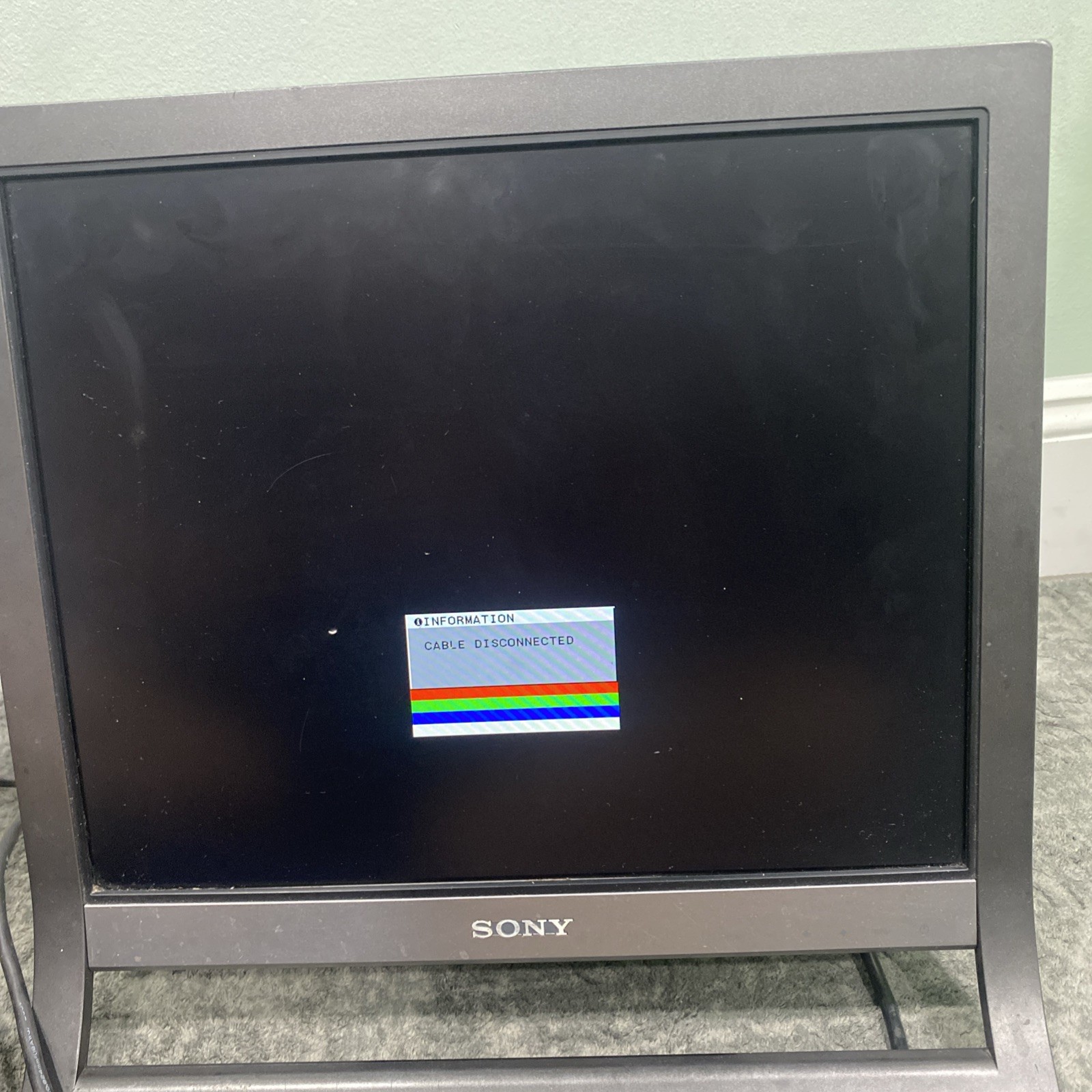 Sony SDM-HS95 LCD Monitor 19 Inch 1280x1024 TESTED Retro Gaming Vintage