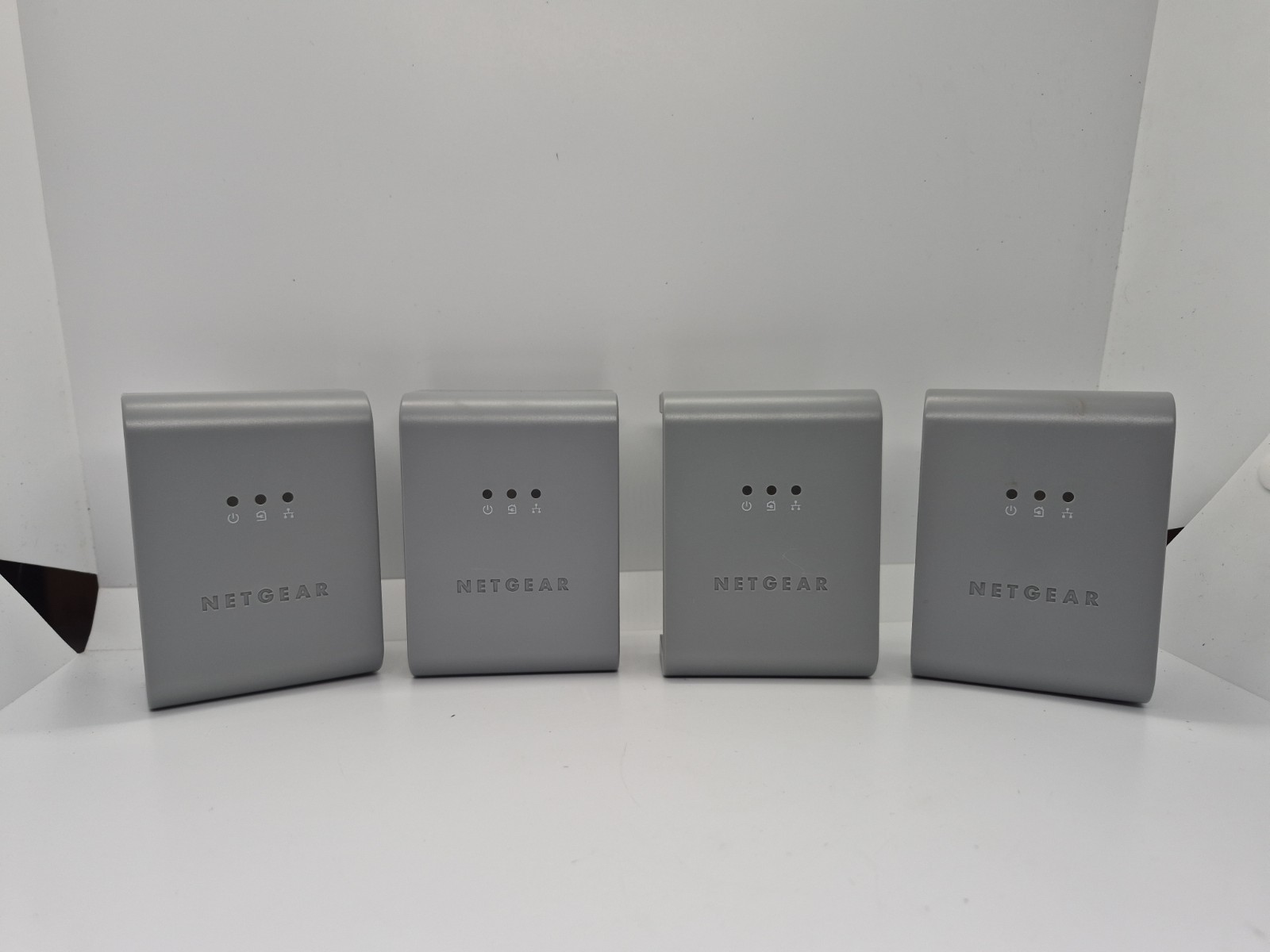 Netgear Powerline AV Ethernet Extender Adapter XAV101 X4 All Good Condition