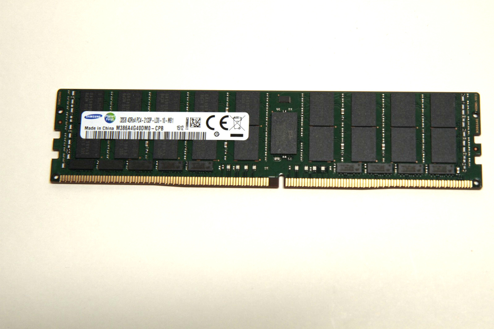 Samsung 32GB (1x32GB) PC4-17000 (DDR4-2133) ECC LRDIMM Memory (M386A4G40DM0-CPB)