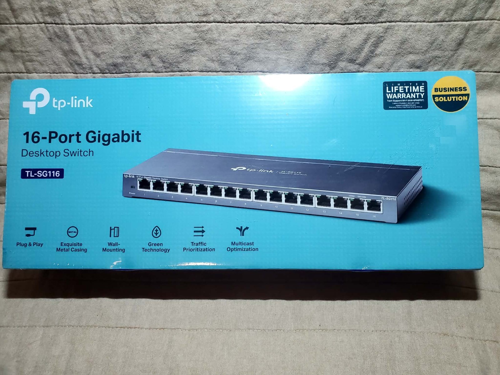 TP-LINK TL-SG116 16-Port Gigabit Unmanaged Layer 2 Standalone Desktop Switch