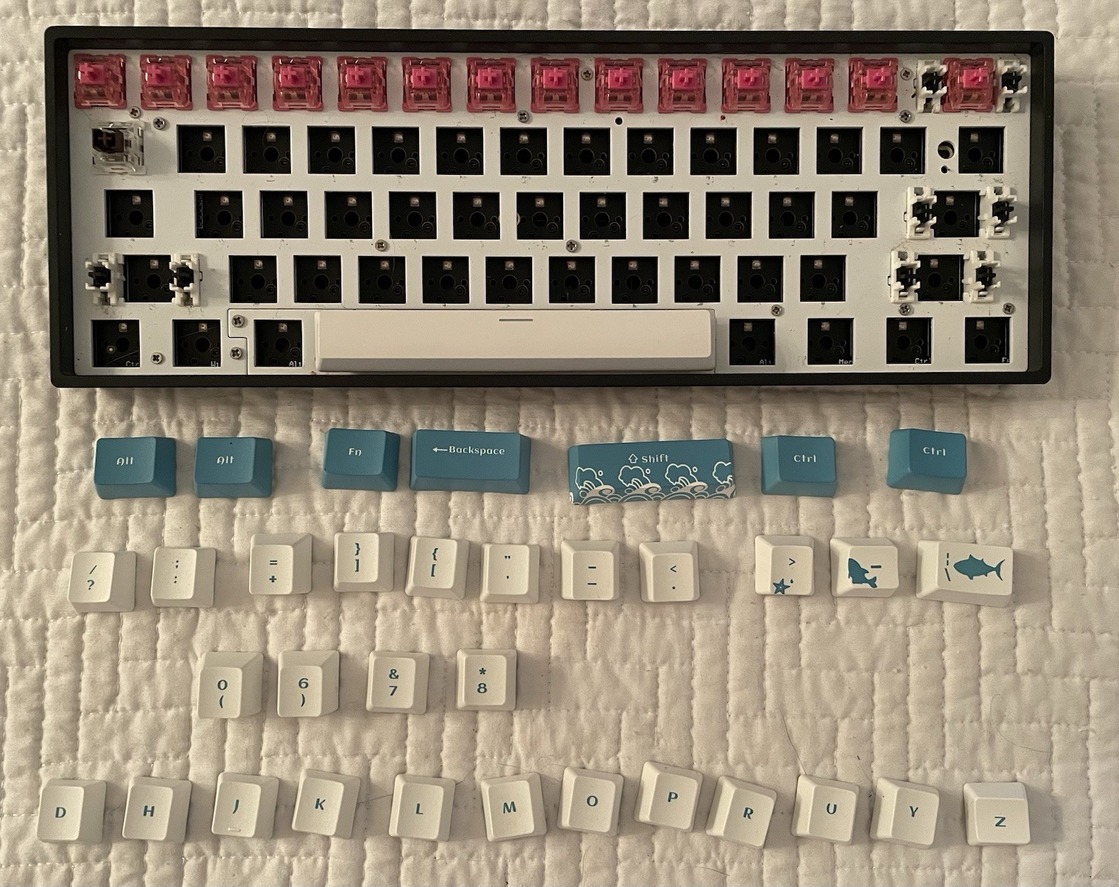 Skyloong GK6X Custom Ocean Fish Wired Keyboard Ultra Compact Some Key Caps