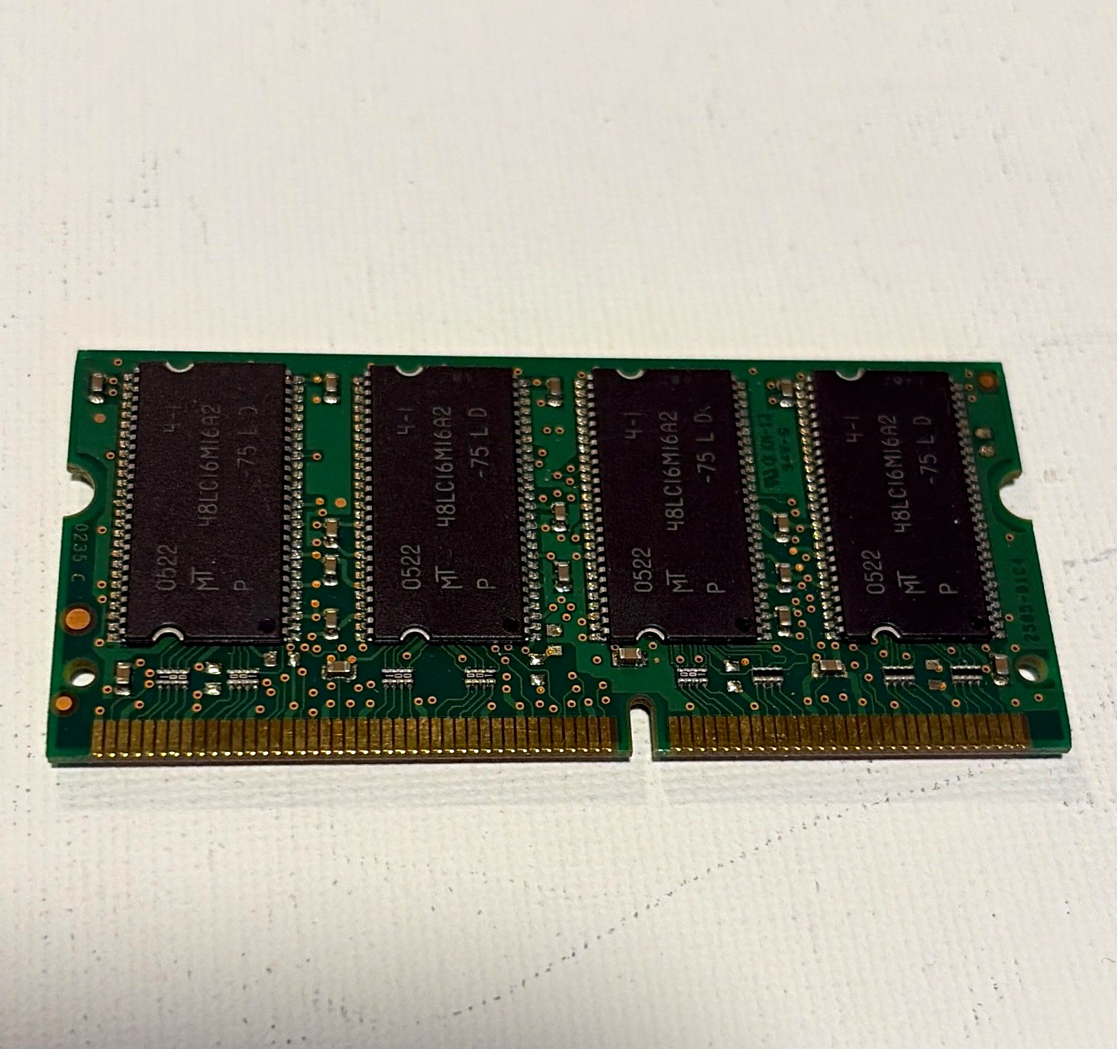 Micron 256MB PC133 SDR SDRAM 144-Pin SO-DIMM Non-ECC MT8LSDT3264LHY-133D2