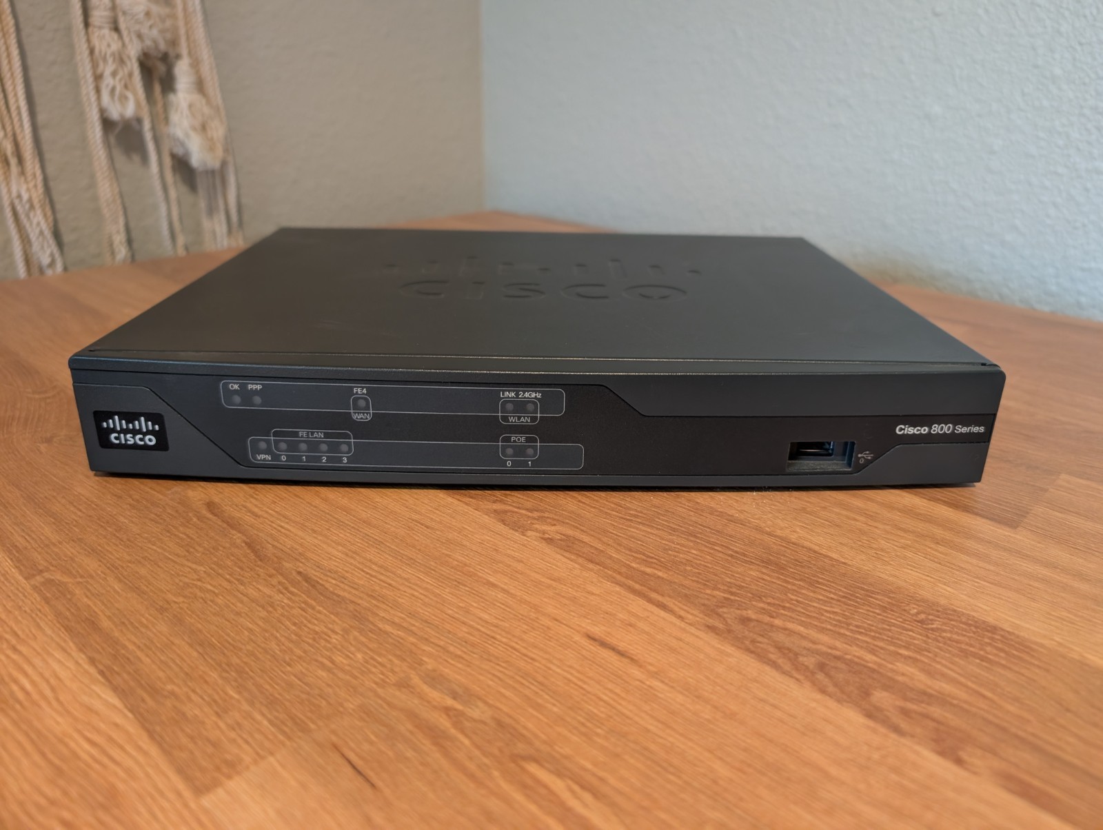 Cisco 861 Wired Fast Ethernet Router 4-Port 10/100 CISCO861/K9