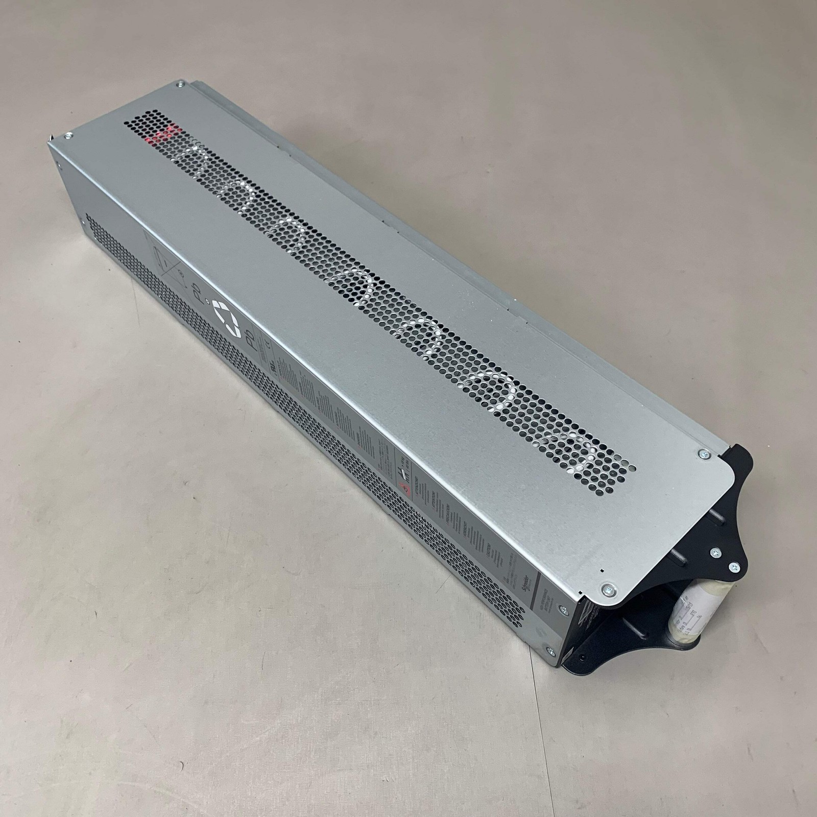 AMERICAN POWER CONVERSION Symmetra Battery Module Plug & Play Instal SYBTU2-PLP