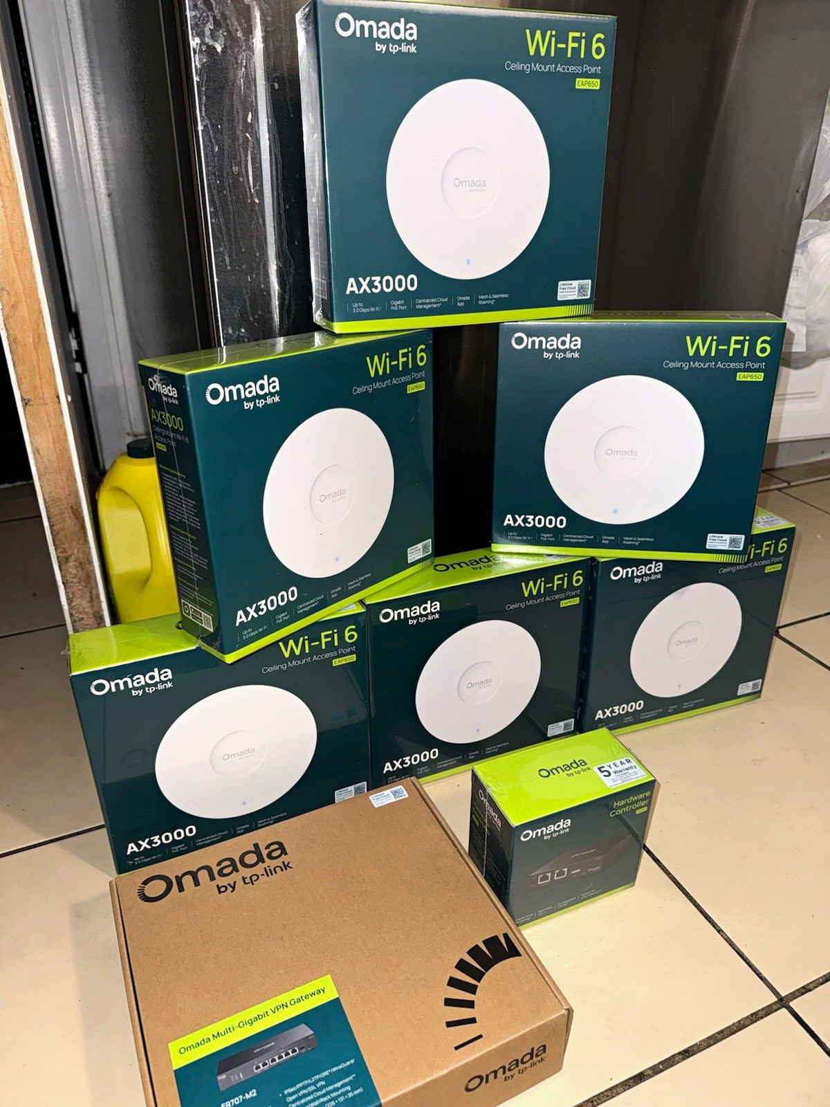 TP-LINK Omada AX3000 EAP650 Wi‑Fi 6 Ceiling Mount Wireless Access Point White