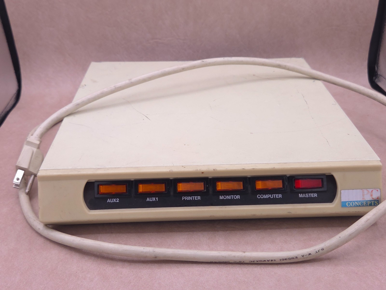 PC Concepts PC-006 Vintage Computer Power Tap Strip 6 Outlet Labeled Switched