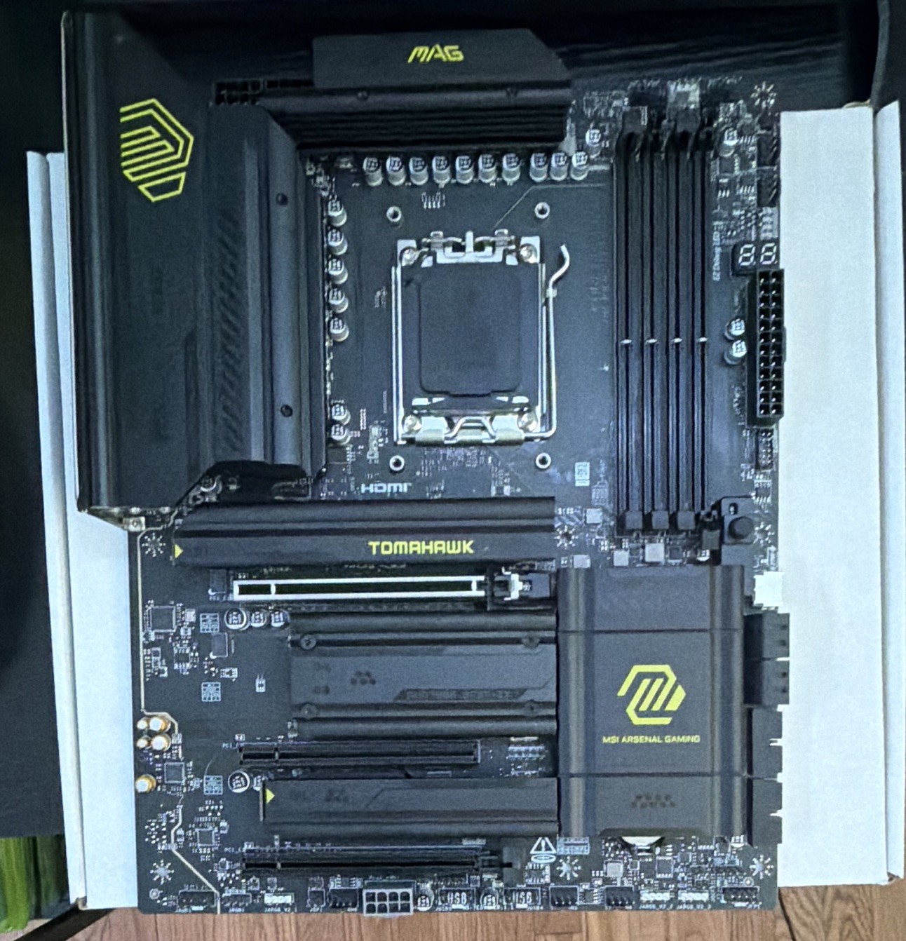 MSI X870 MAG Tomahawk WIFI 7 ATX AM5 AMD DDR5 M.2 Motherboard