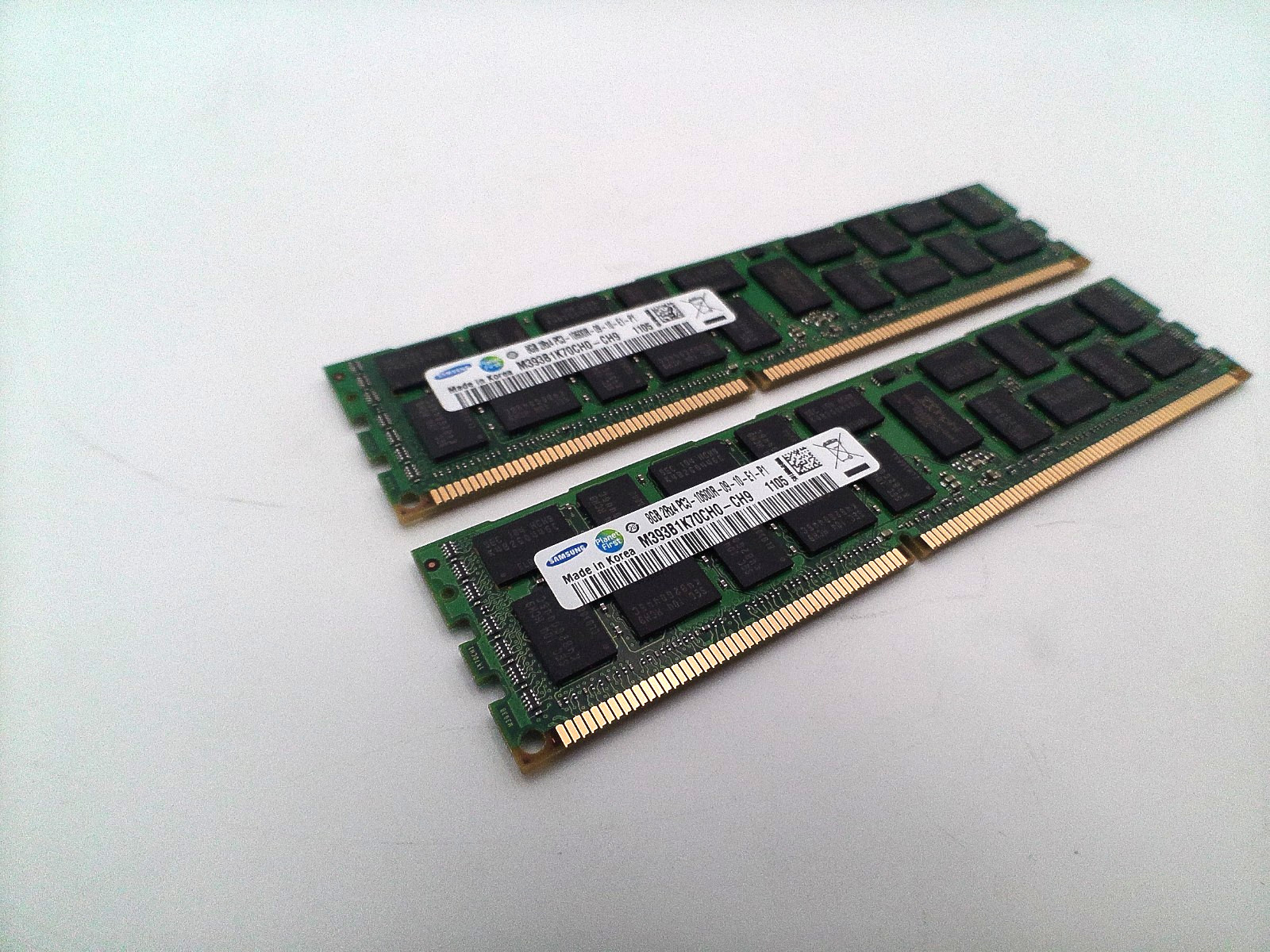 LOT OF 2 SAMSUNG MEMORY MODULE 8GB DDR1333 PC3-10600R (M393B1K70CH0-CH9)