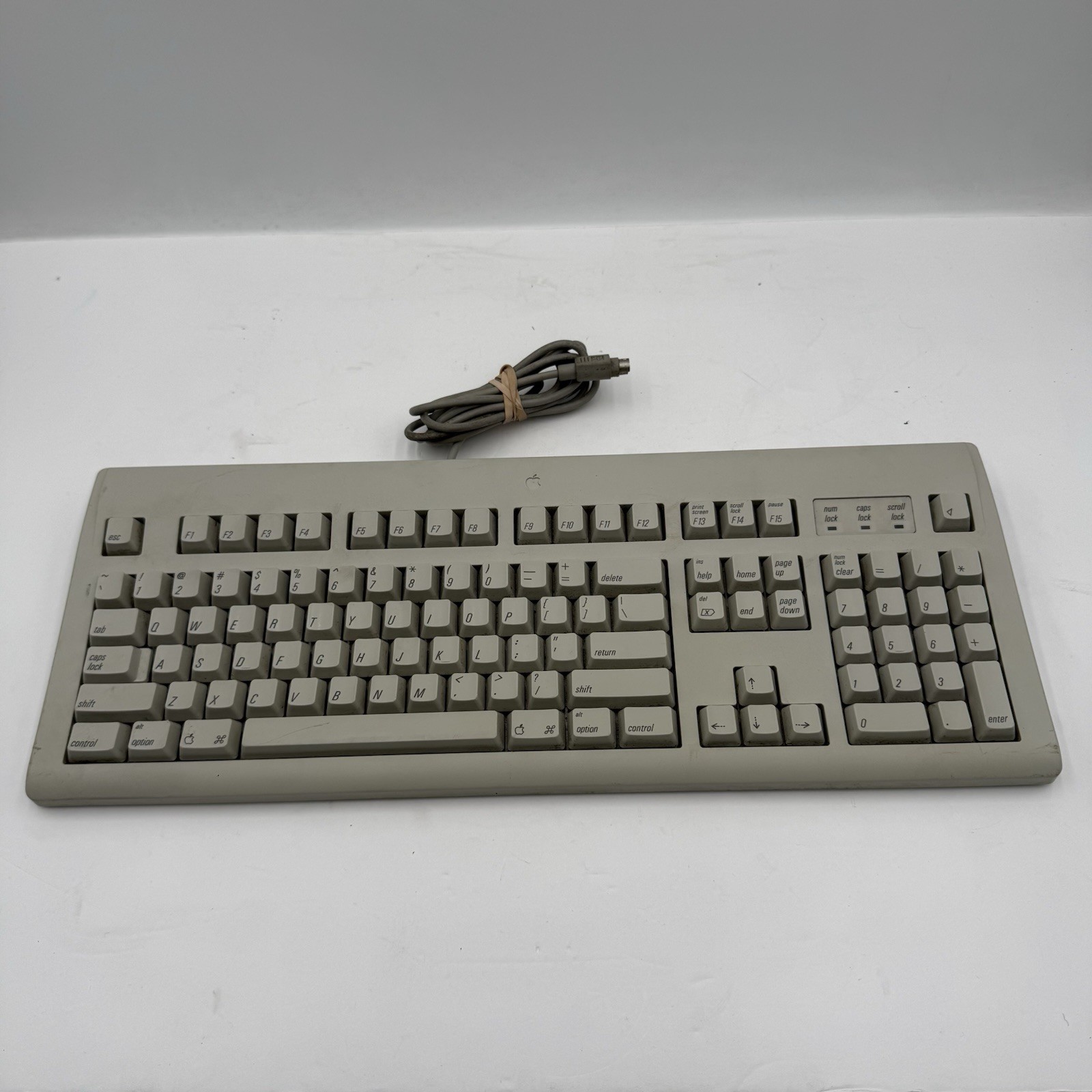 E2 APPLE DESIGN KEYBOARD MODEL M2980 (MIQ59)