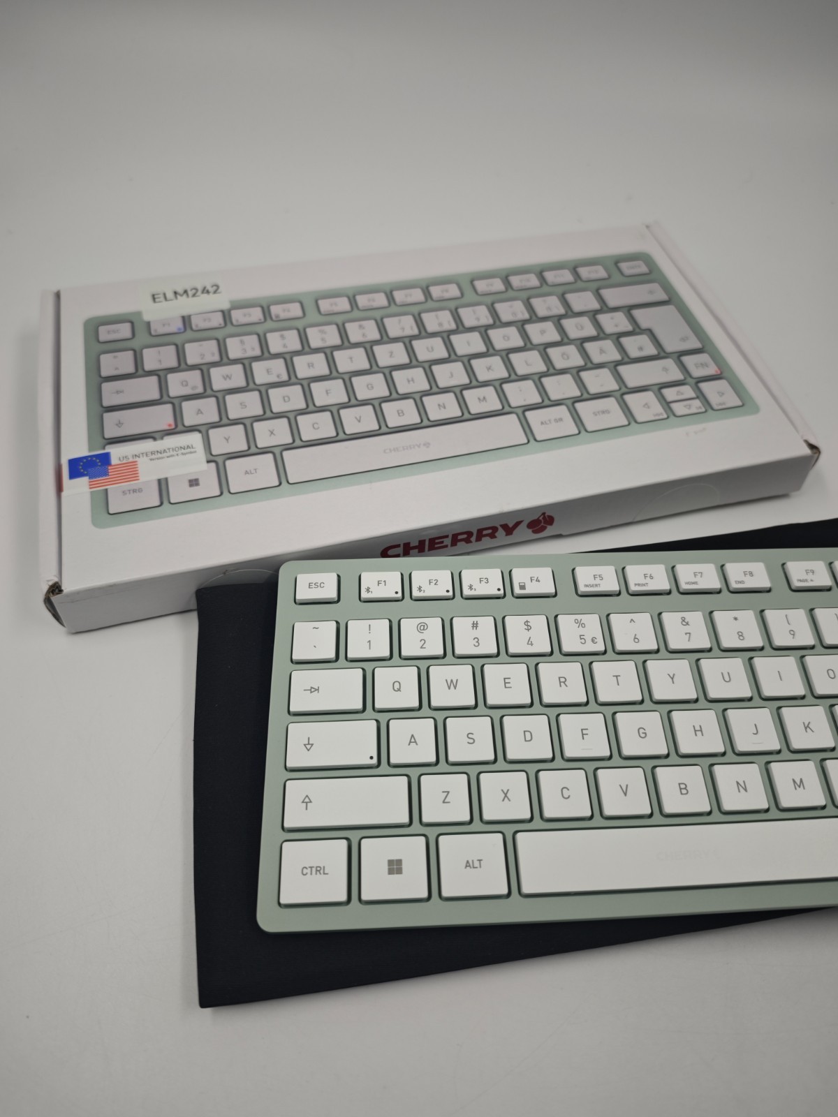 Cherry KW 7100 Mini BT Wireless Slim Keyboard White Used