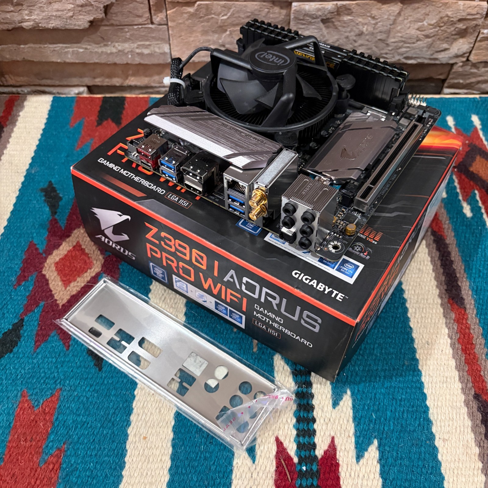 GIGABYTE Z390 I AORUS PRO WIFI ITX Motherboard Combo i7-9700 16GB 256SSD W11P