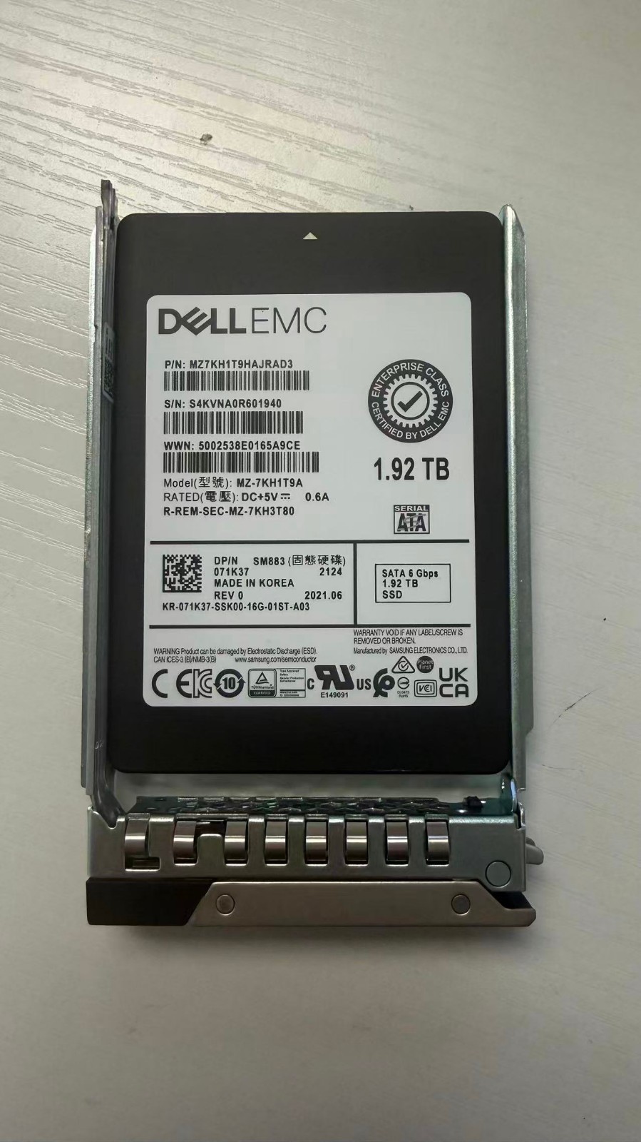 071K37 71K37 DELL EMC 1.92TB 6Gbps 2.5in MU SM883 SATA SSD MZ-7KH1T9A