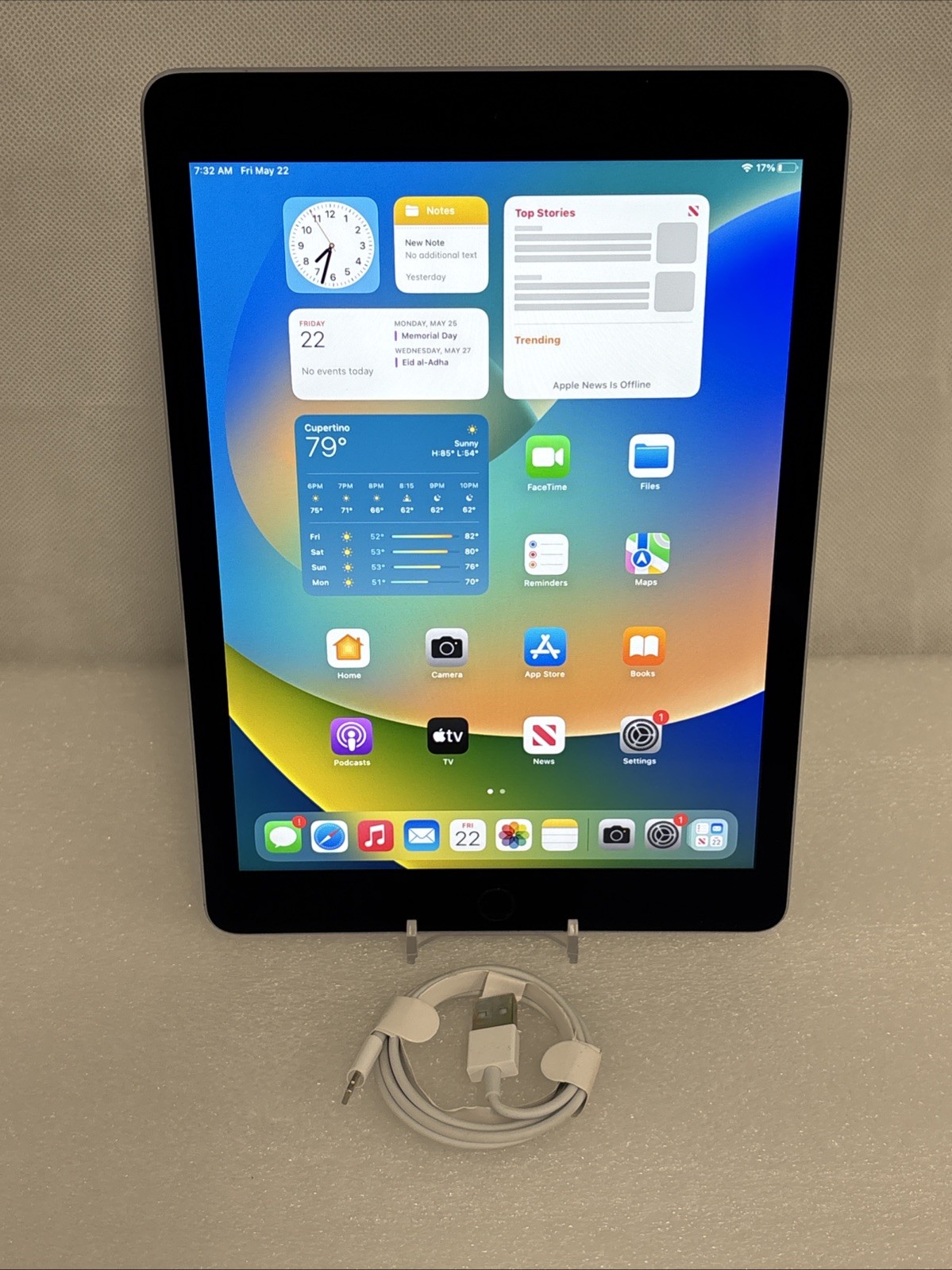 Apple iPad Pro 1st Gen. A1673, 32GB, Wi-Fi, 9.7" - Space Gray
