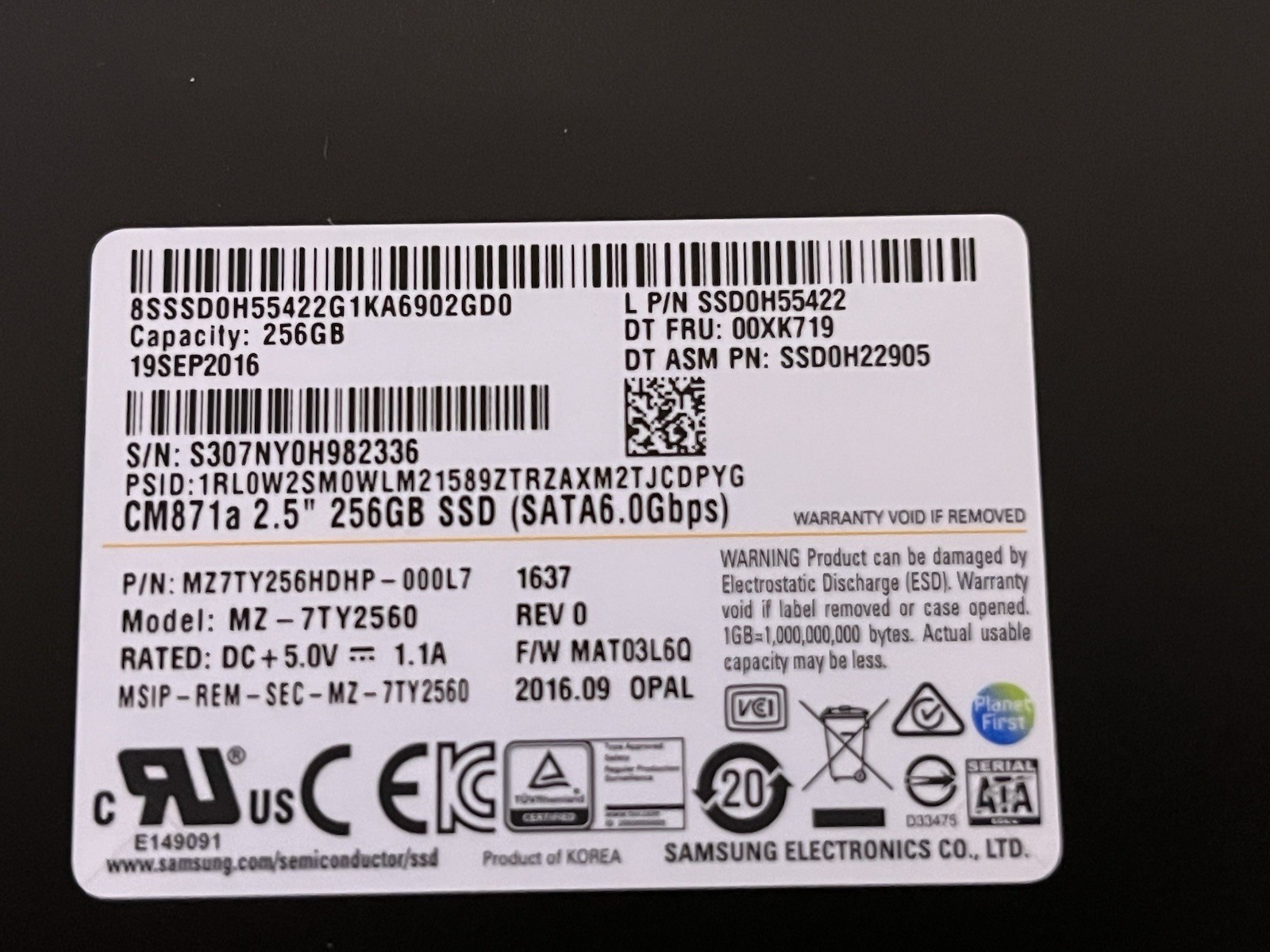 Samsung 2.5" SATA III 256GB SSD MZ-7TY2560 CM871a
