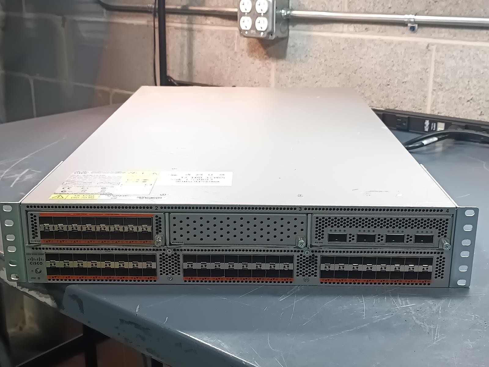 CISCO NEXUS 5596UP 48-Port Unified Fabric Switch | NX-OS