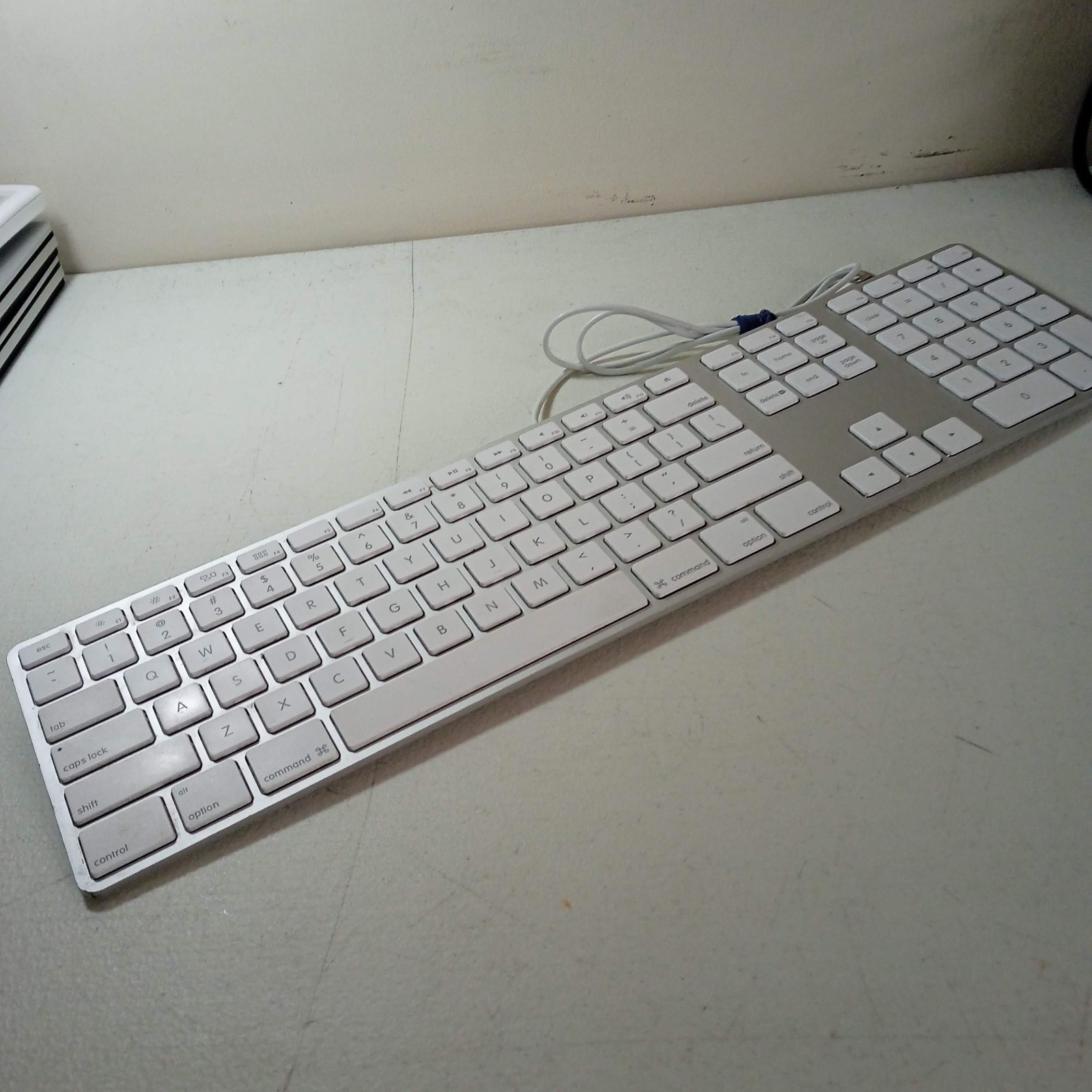 Apple A1243 Wired USB Keyboard for iMac Mac Mini Mac Pro w/Keypad