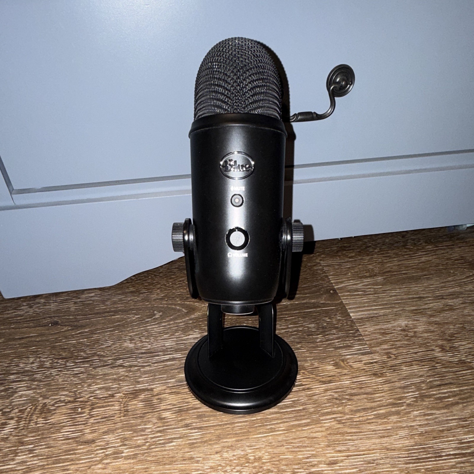 Blue Yeti USB Desktop Microphone Black MPN 888-000322