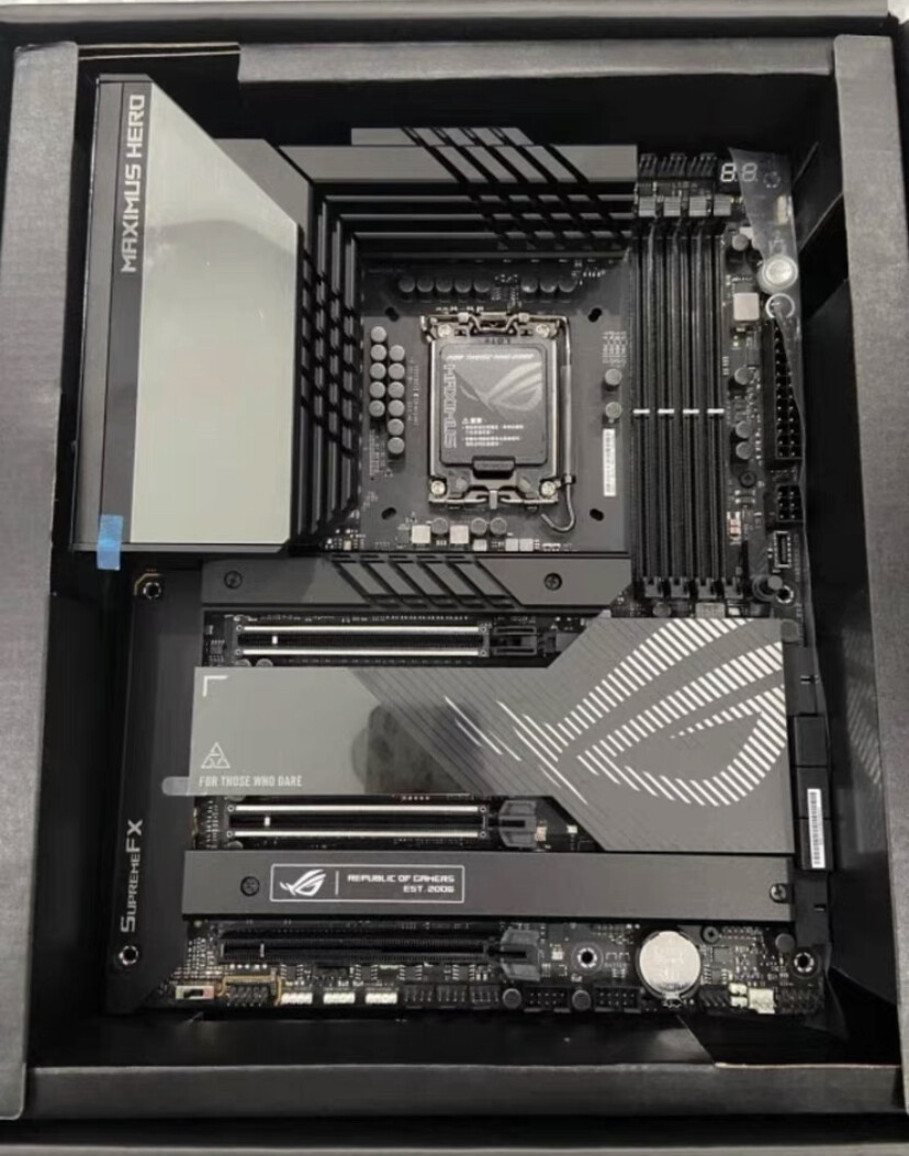 ASUS ROG MAXIMUS Z790 HERO Motherboard for Intel i9-13900K/12900KF