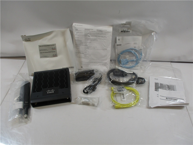 Cisco 819-4G Integrated Router Cellular WAN Power Supply Antennas Cables Bundle