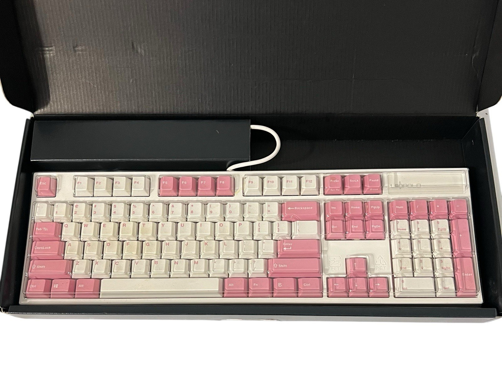 Leopold FC900R PD Mechanical Keyboard 104-Key PBT Double Shot Keycaps Pink White