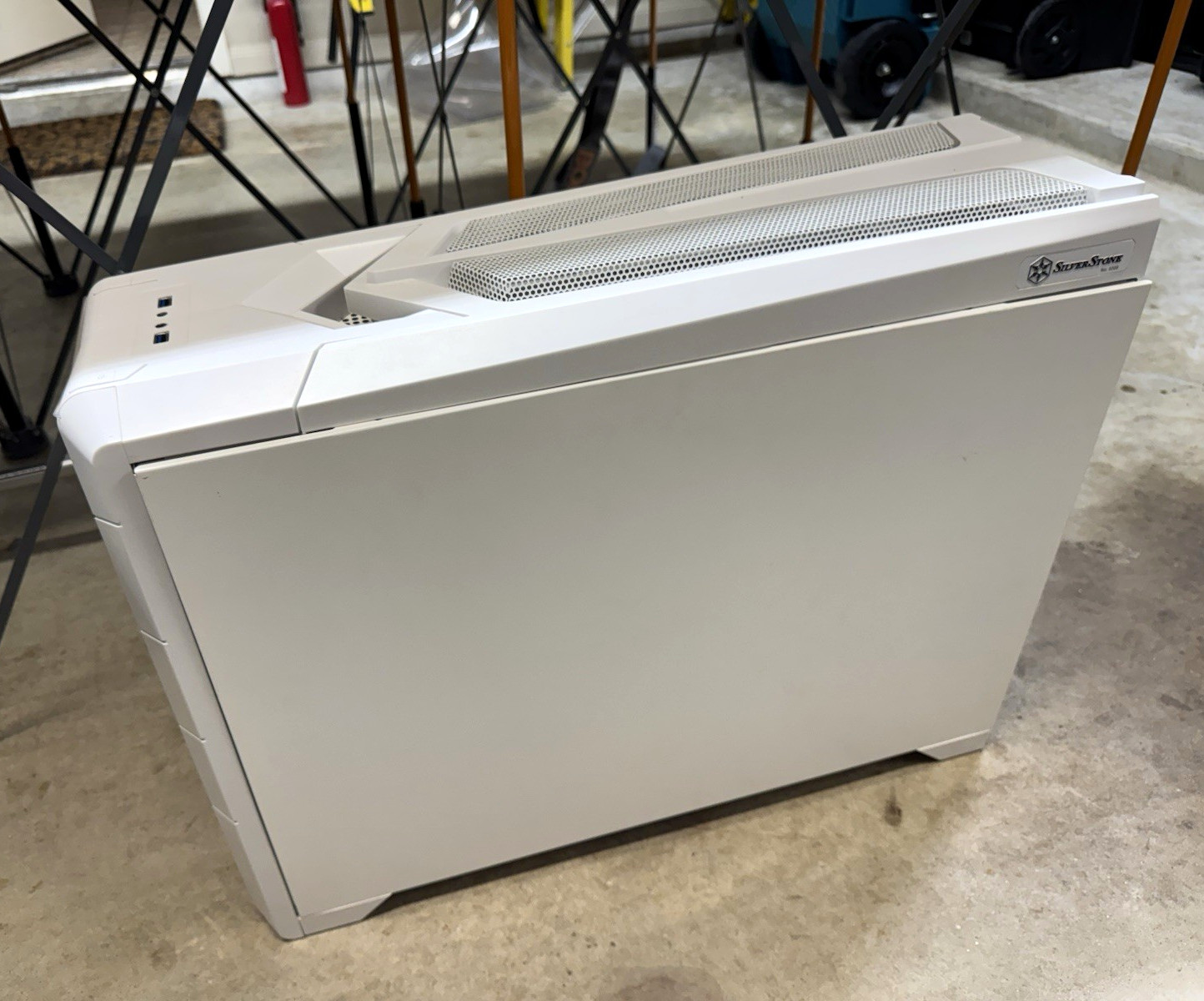 SilverStone Raven RV02 ATX PC Case, White LOCAL PICKUP ONLY