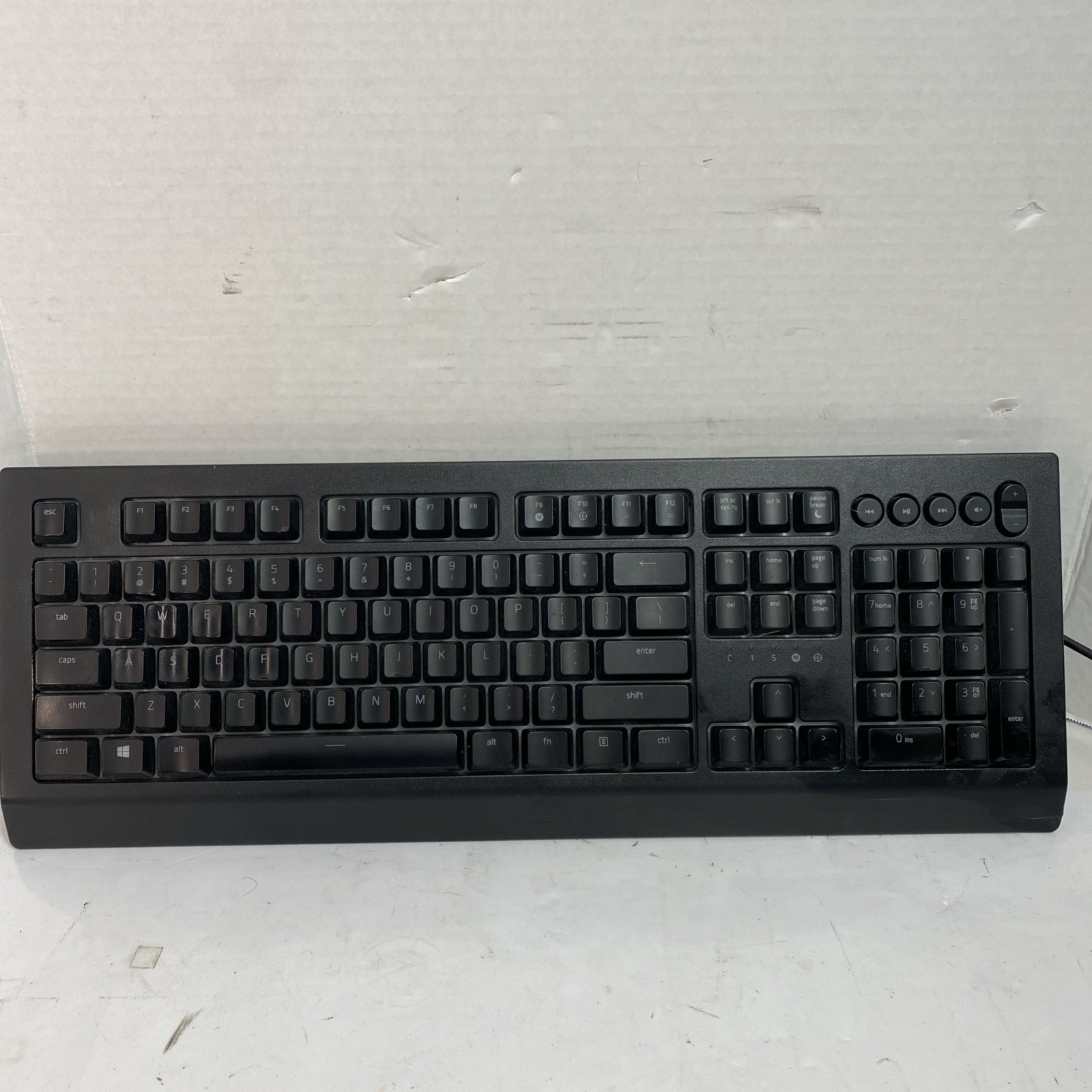Razer Cynosa V2 Full Sized Wired Gaming Keyboard Chroma RGB Lighting