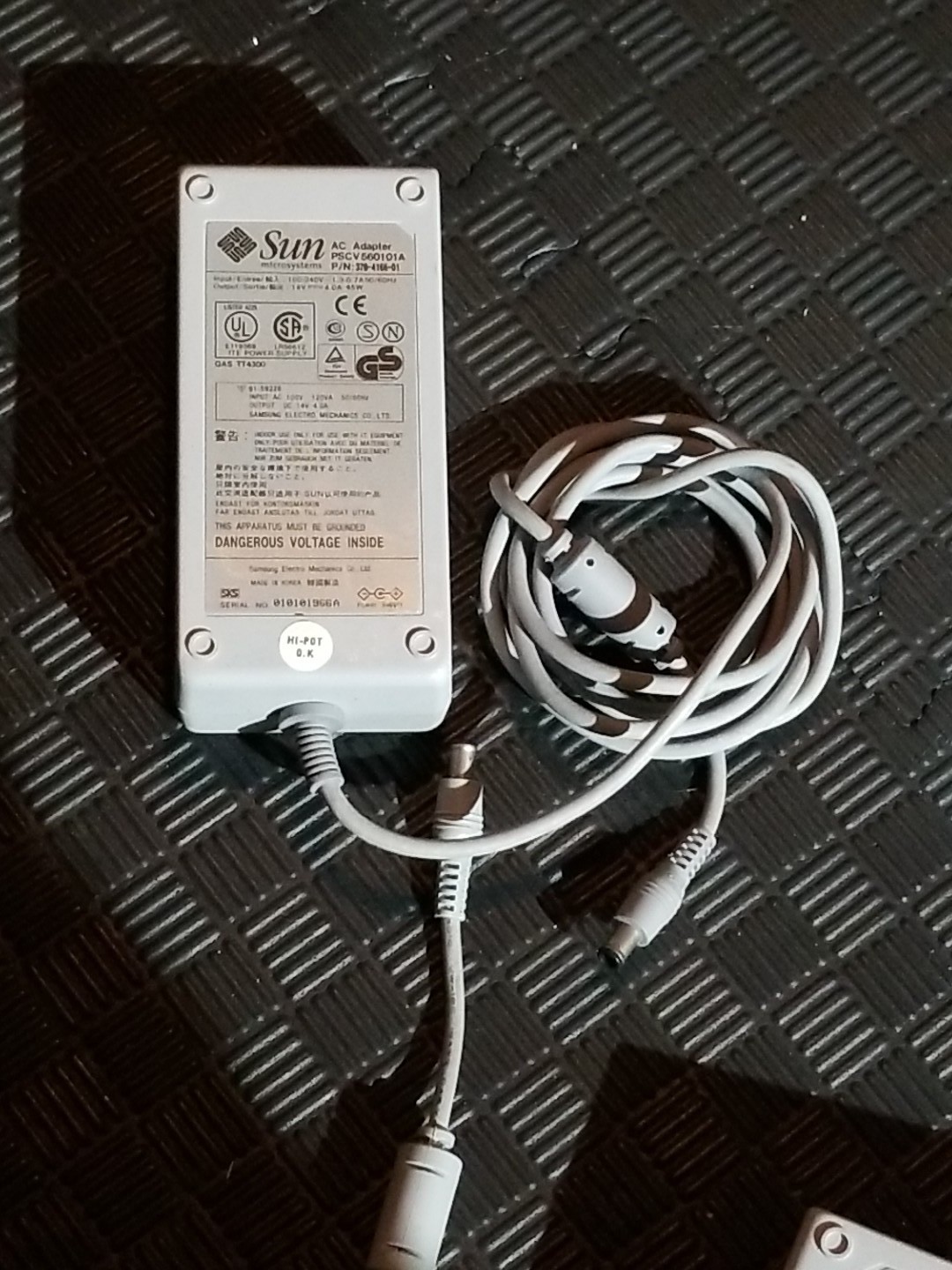 Genuine OEM Sun Microsystems A/C Adapter 14V 4A 45W - 370-4166-01  Charger