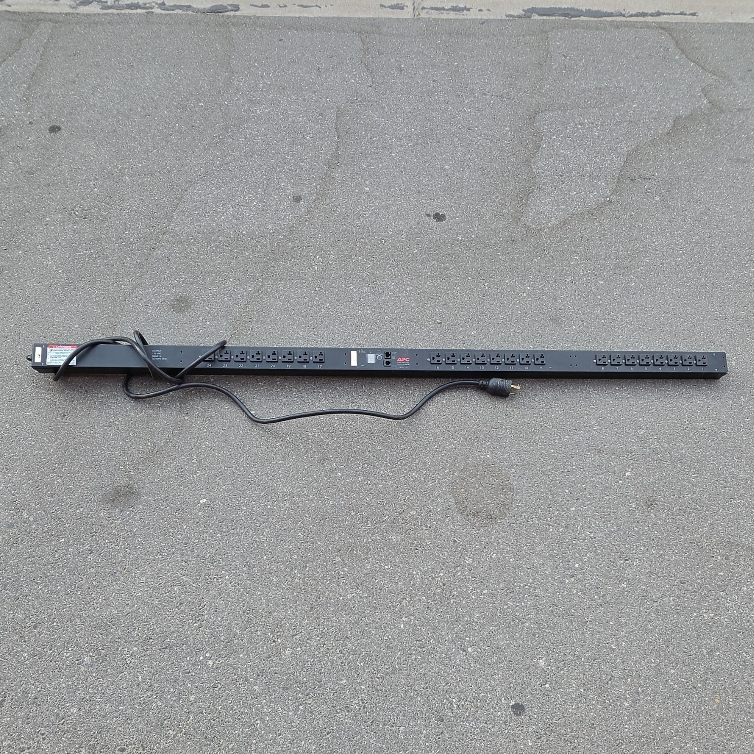 APC AP7930 Switched Rack PDU 24 Outlets 0U 120V 16A Remote Monitor Black