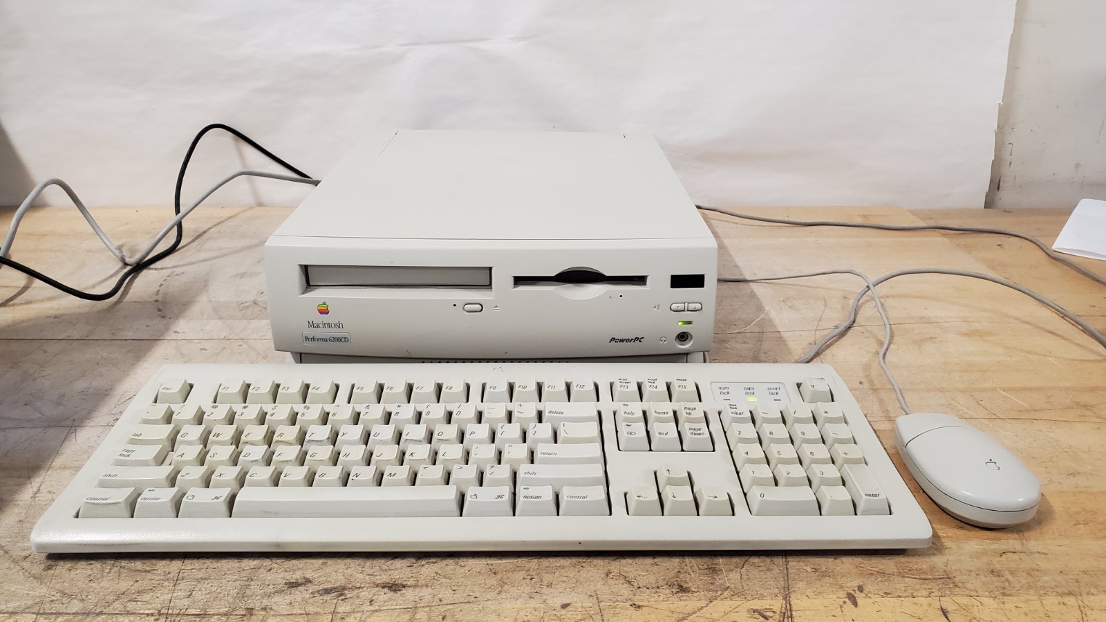 Vtg. Apple Macintosh Performa 6200CD Power PC W/ Mouse & Keyboard, MAC OS 7.5.1
