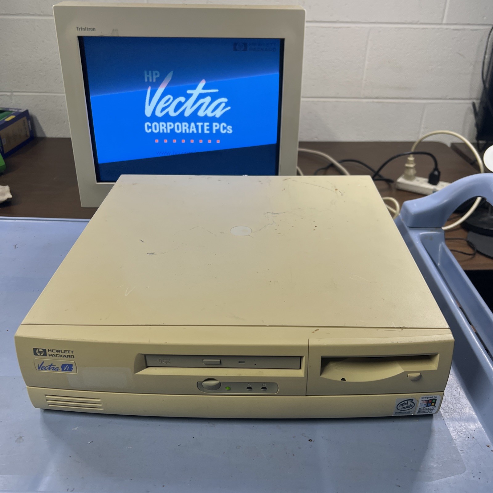 Vintage HP Vectra VLi8 SF Computer - Intel Celeron, Boots
