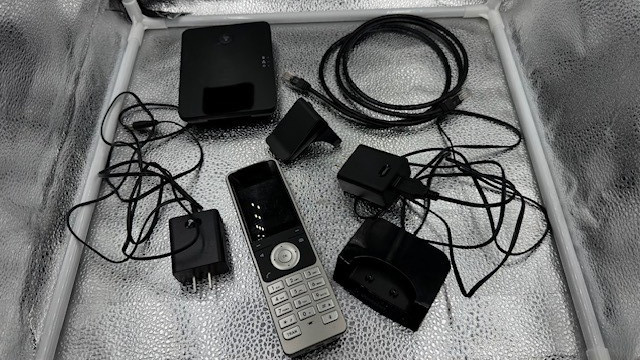 Yealink W76P DECT VoIP Business Cordless Phone System with W56H Handset