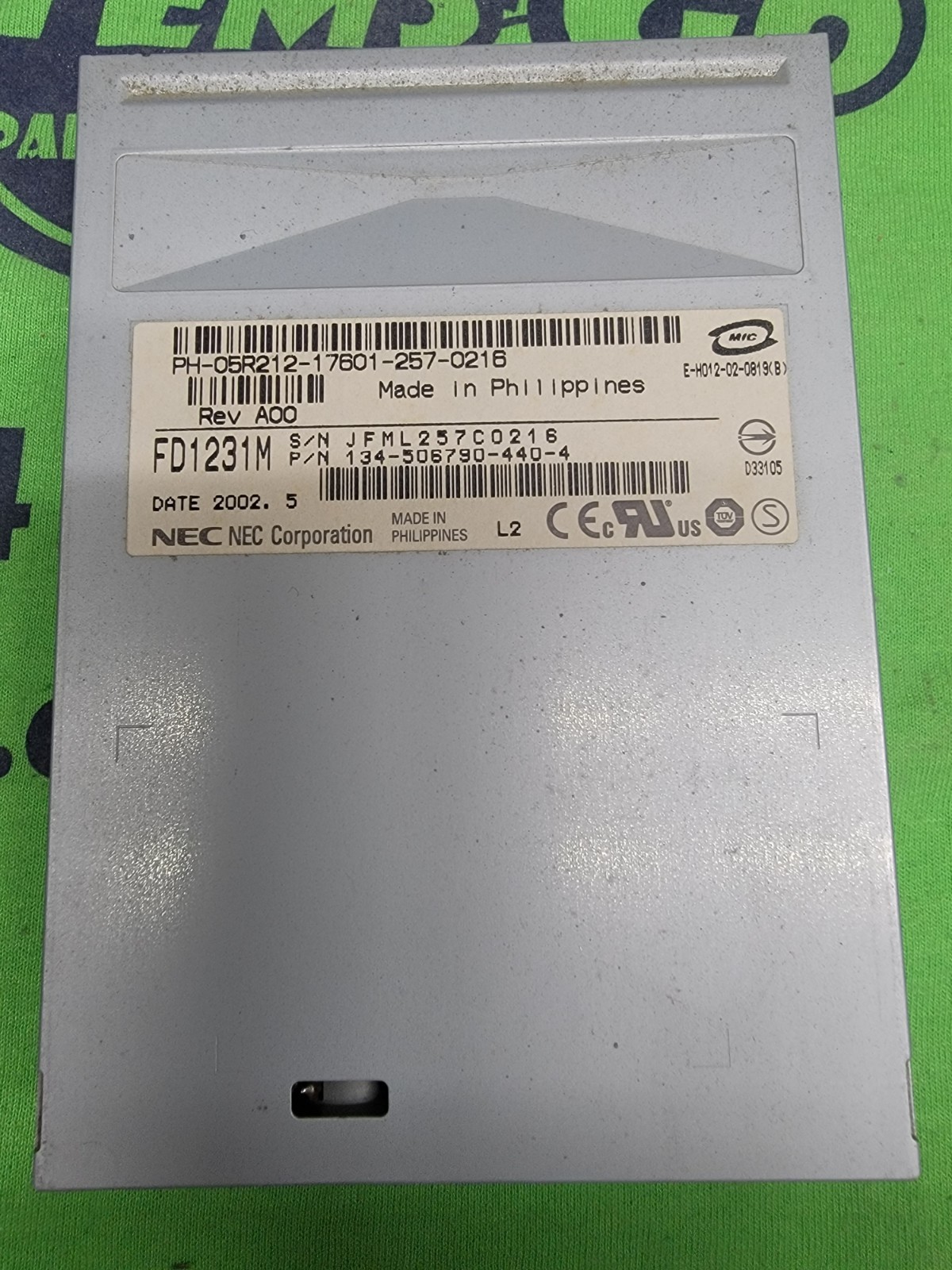 NEC FD1231M 3.5 1.44MB Internal Floppy Drive - No Bezel - DELL 05R212 03R974