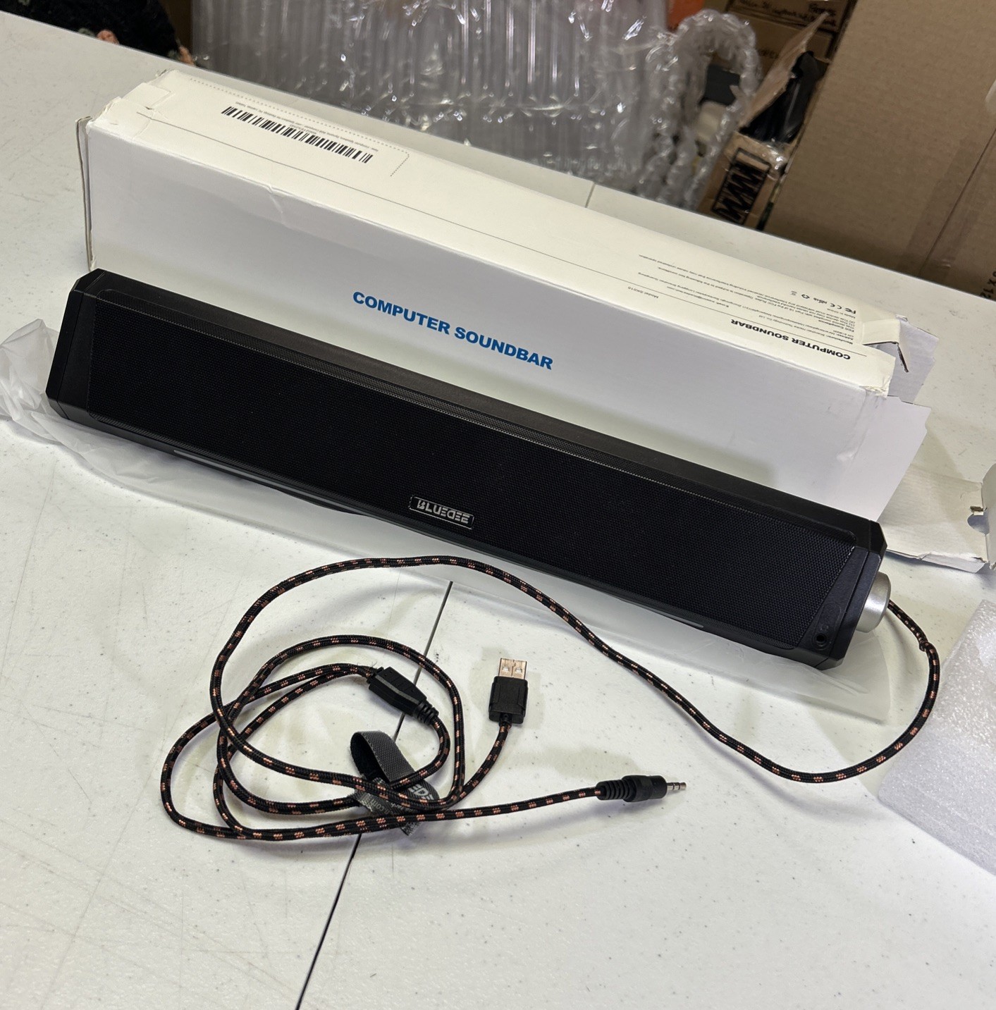 RGB Bluetooth Computer Soundbar 3.5mm Aux-in USB Powered 6 Watts (Bluedee SK010)