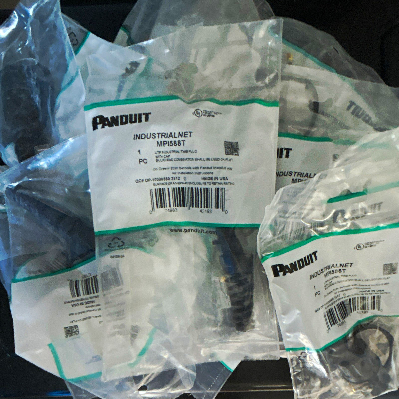 Panduit IndustrialNet MPI588T RJ45 Plug Black with Cap UTP T568 MPI588T