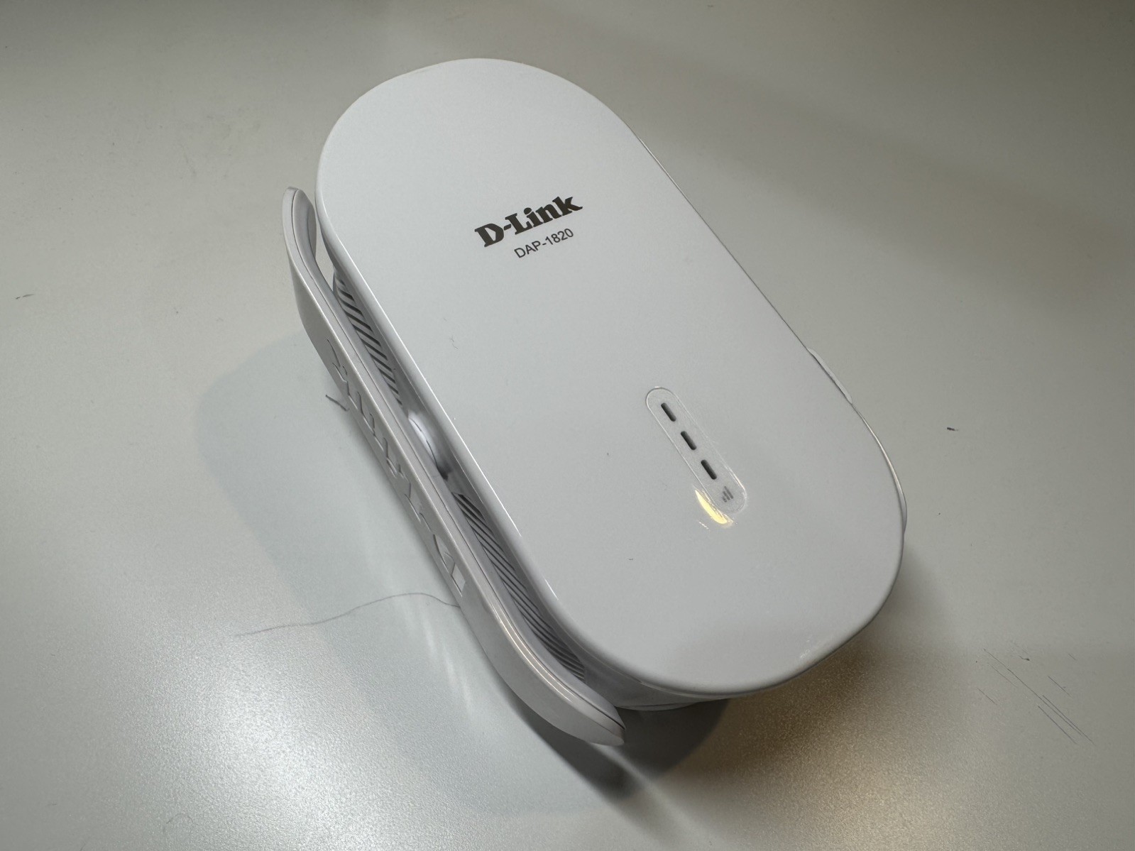 D-Link AC2000 Wi-Fi Range Extender DAP-1820 (BAP1820LNA...A1)
