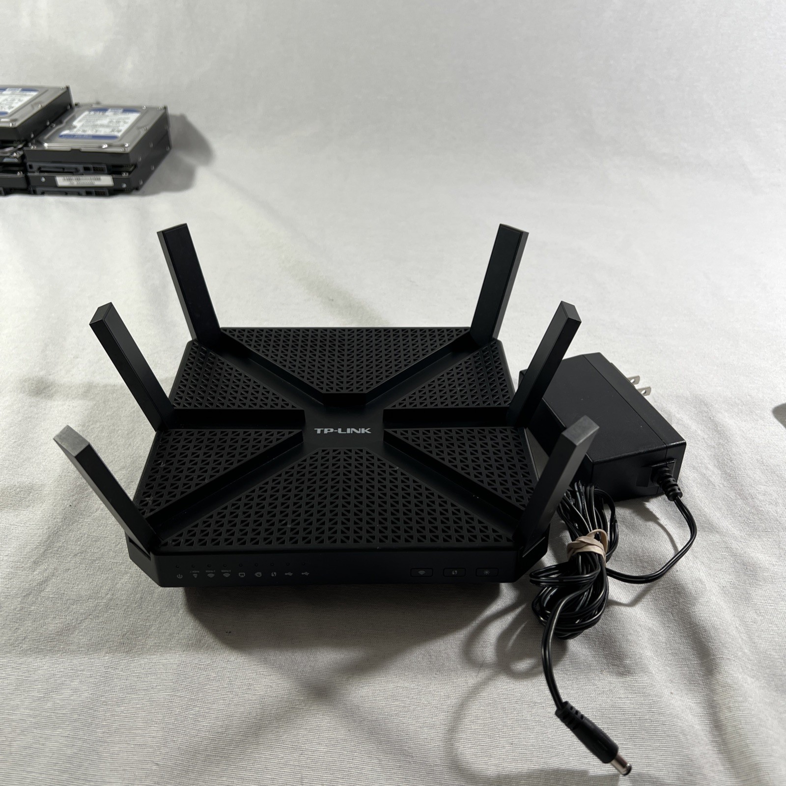 TP-LINK Archer C3200 AC3200 Tri-Band Gigabit Wireless AC Router With Adapter
