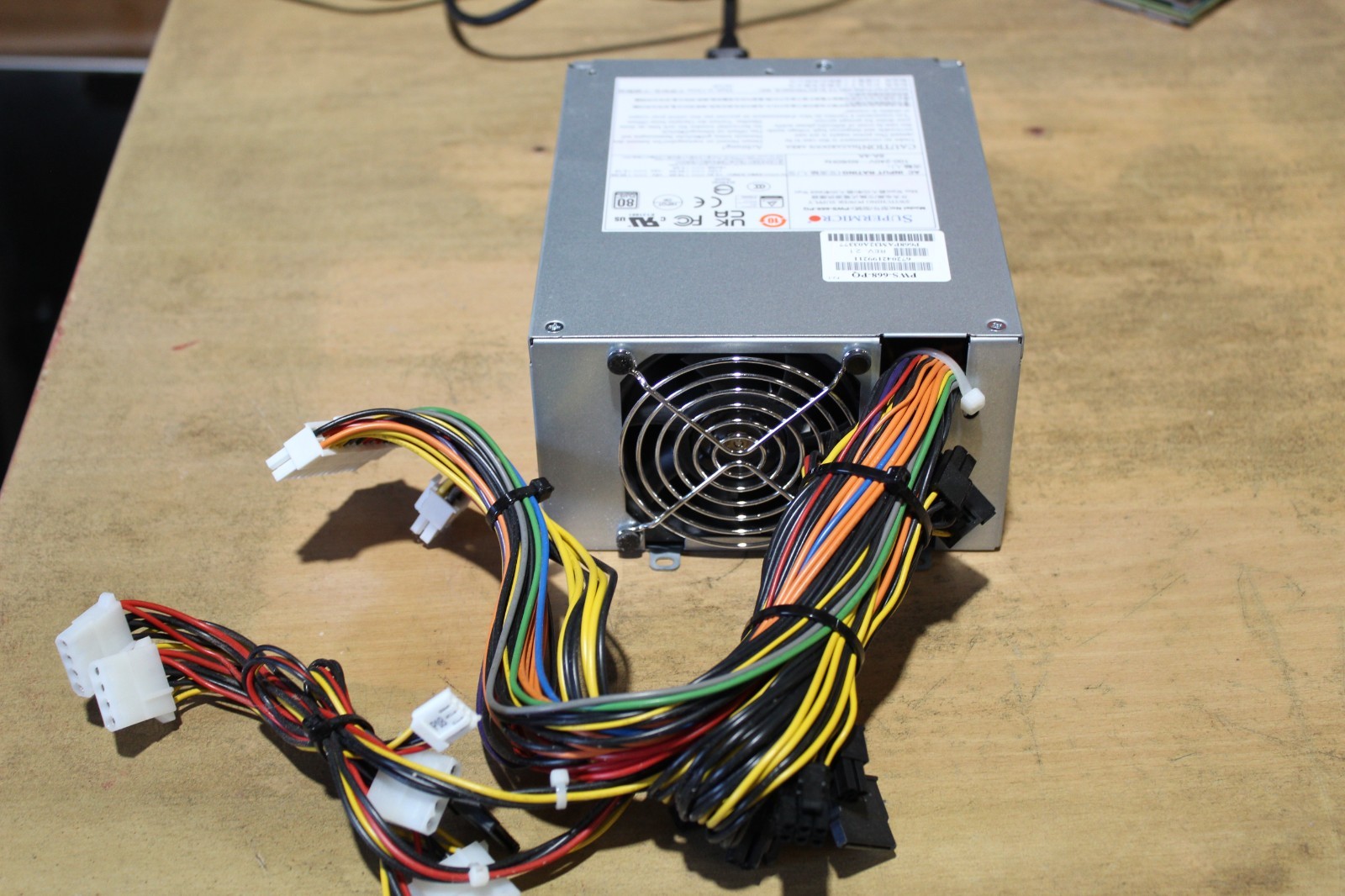 Supermicro PWS-668-PQ 668W 80+ Platinum Switching Power Supply