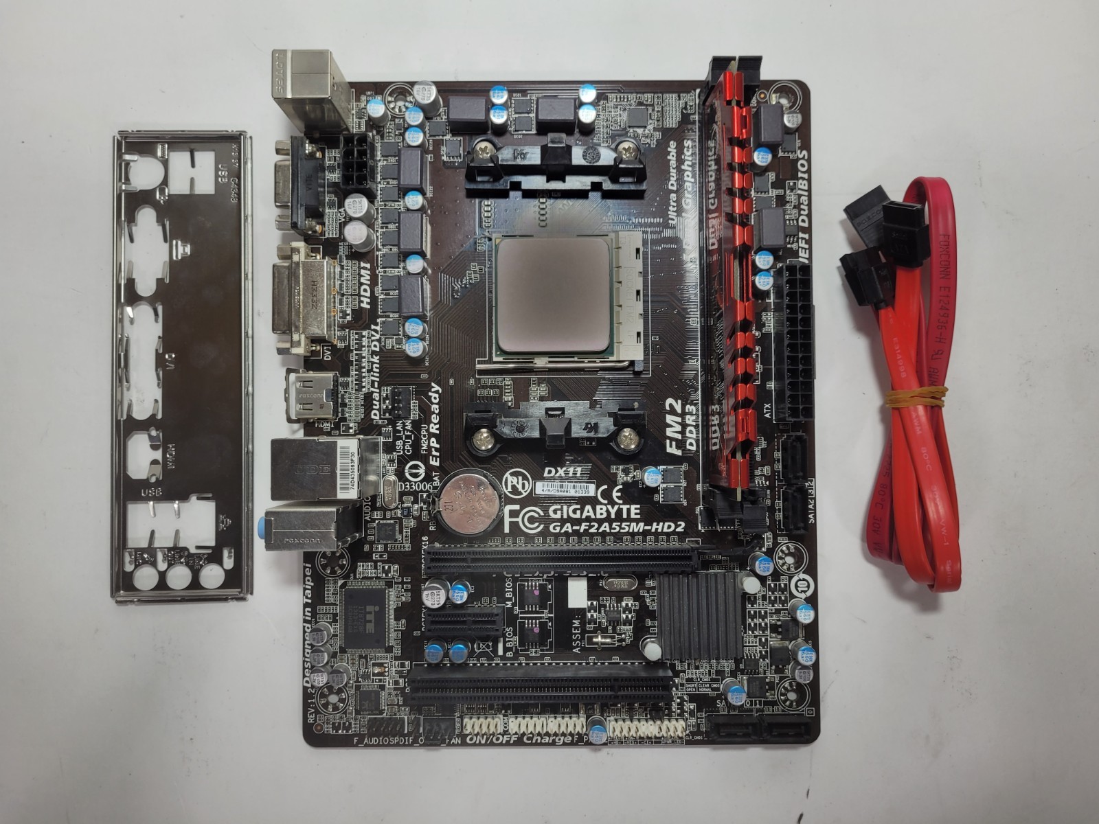 Gigabyte GA-F2A55M-HD2 AMD A6-6400K, 4GB RAM, IO Shield #1156