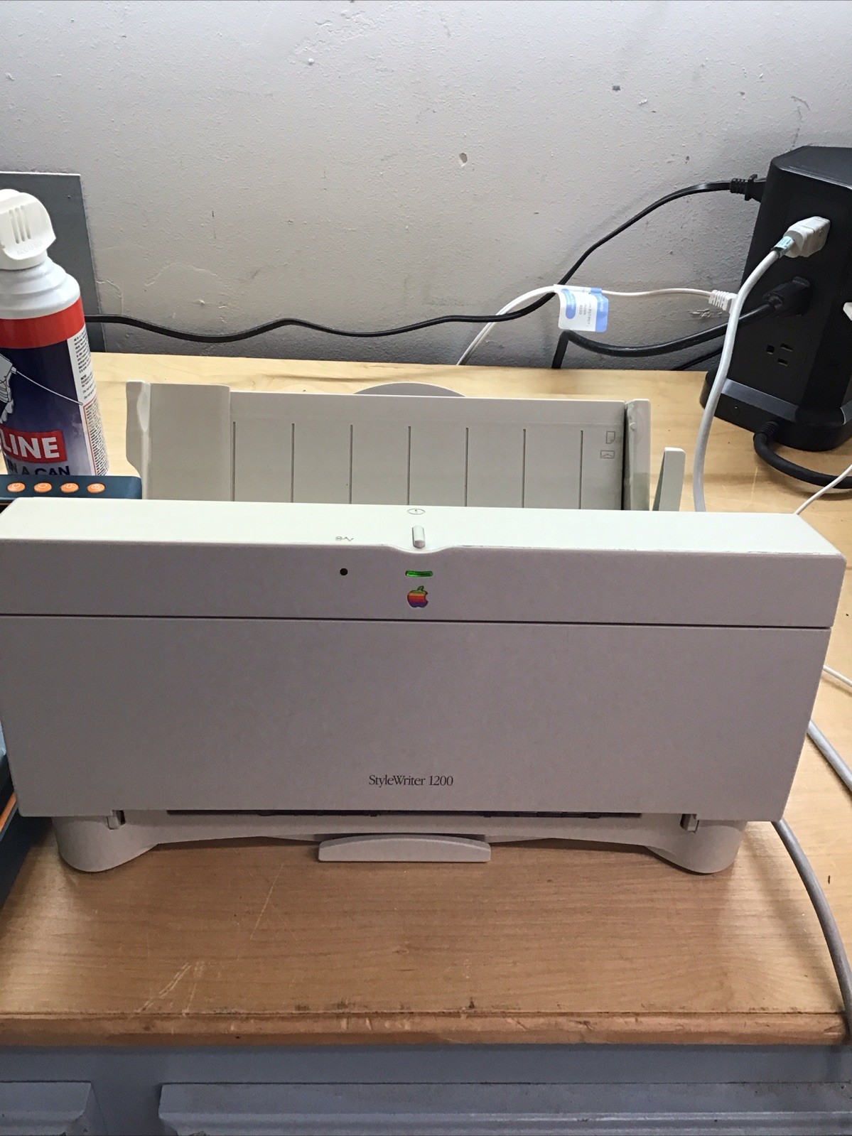 P&R's Macintosh Apple StyleWriter 1200 M2003 Printer Power On and Computer Cords