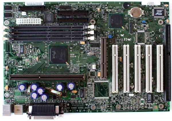 Gateway 4000510 slot 1 system board intel aa 744110-203, pb 718020-002