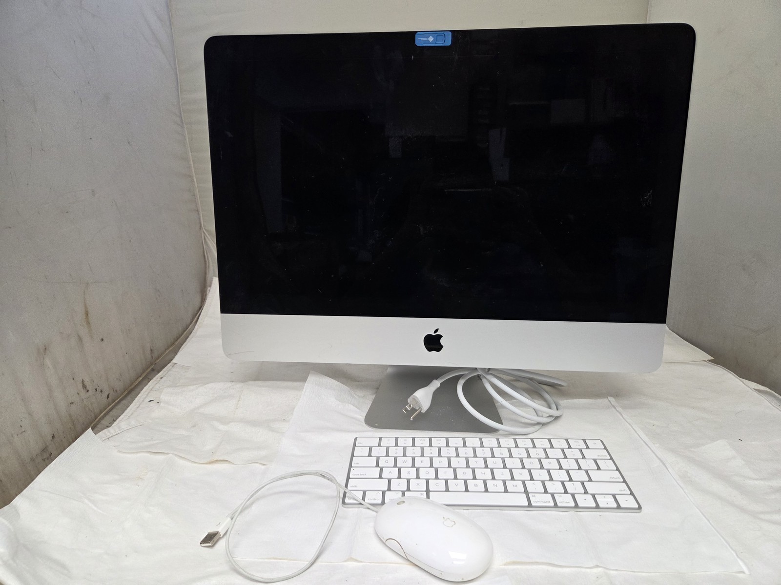Apple iMac 21.5 Late 2012 i5 2.9GHz 8GB GT650M Keyboard Mouse D25KK0GGDNMM