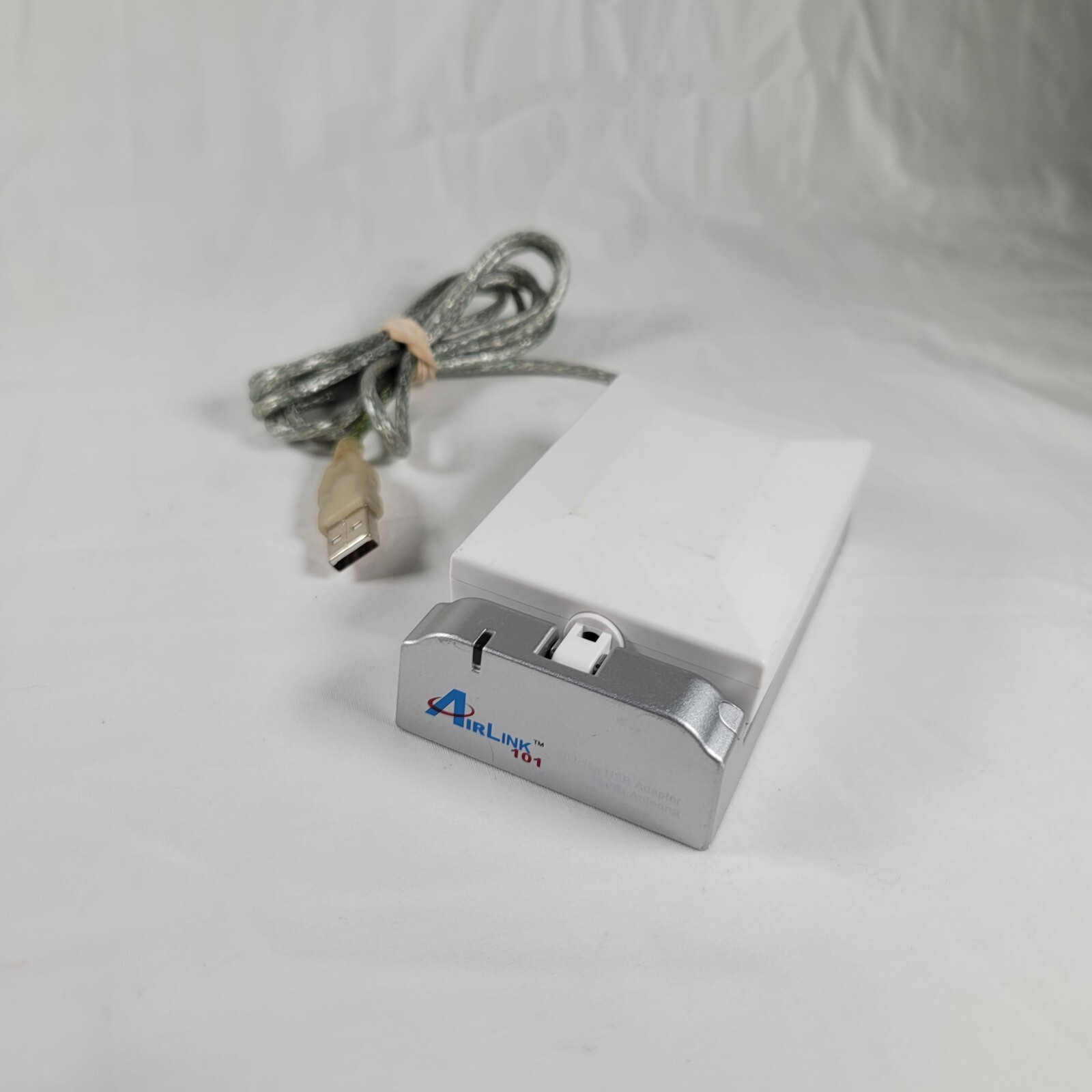 Airlink101  AWLL3055  Wireless USB Router White/Silver - O31